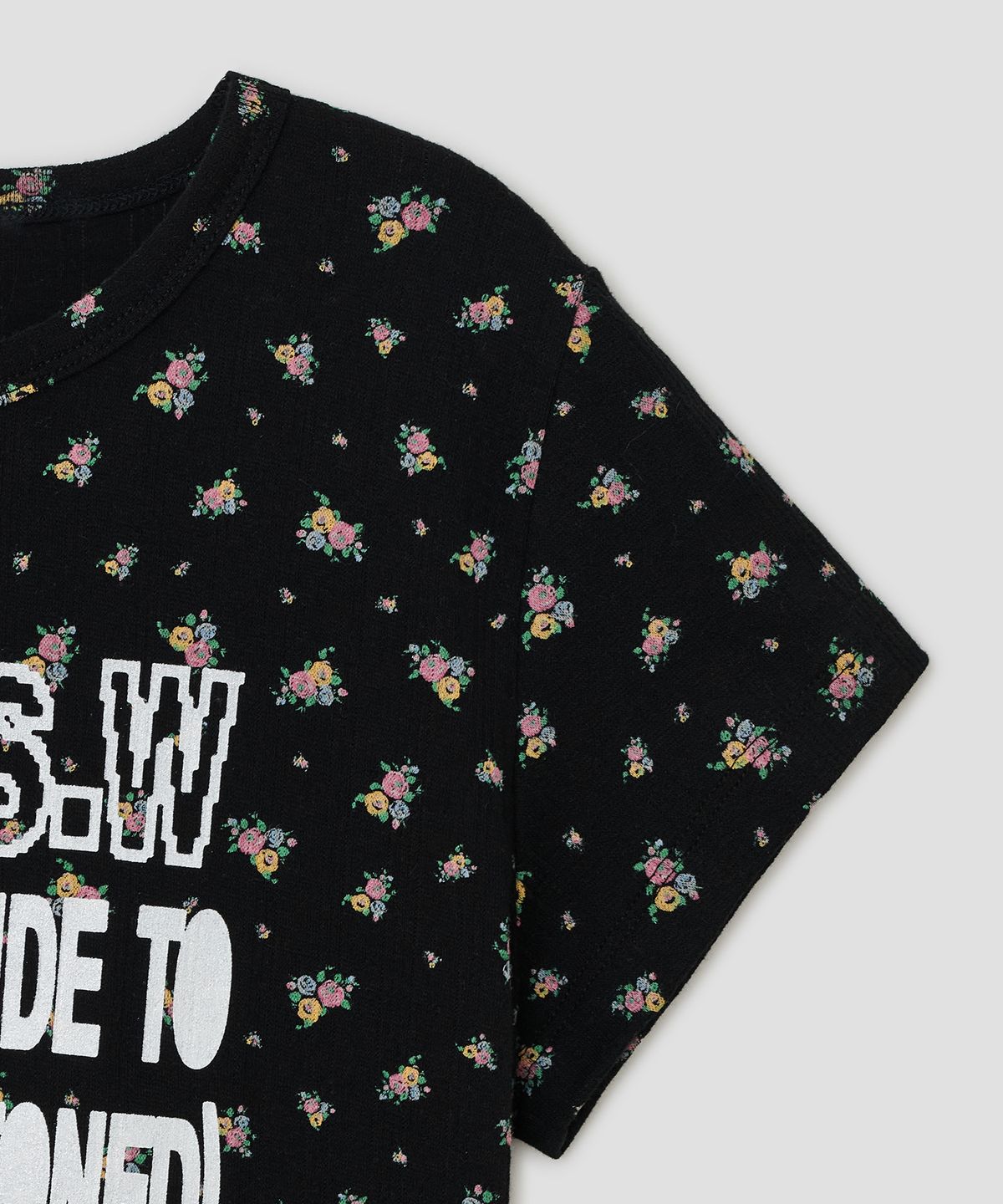 타입서비스(TYPESERVICE) Cinched Silhouette Top [Black]