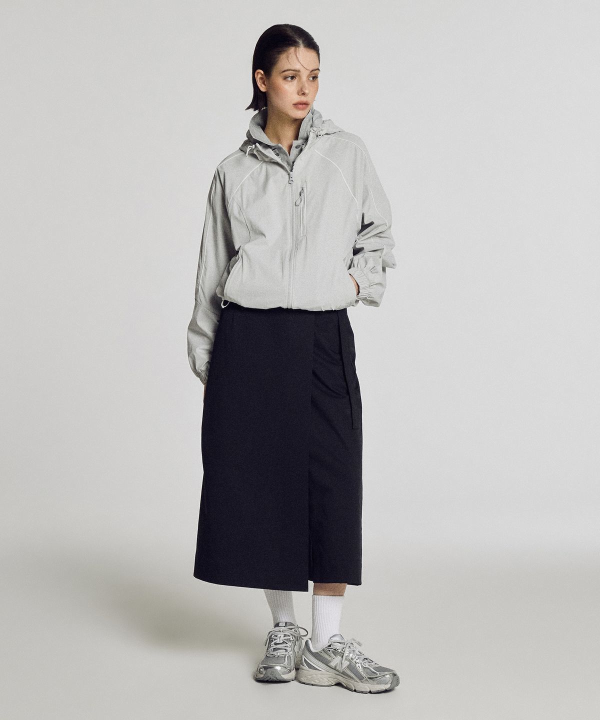 뉴발란스(NEW BALANCE) NBNAG2W312 / WOMEN 트랙 후드 우븐 자켓 (LIGHT GRAY)