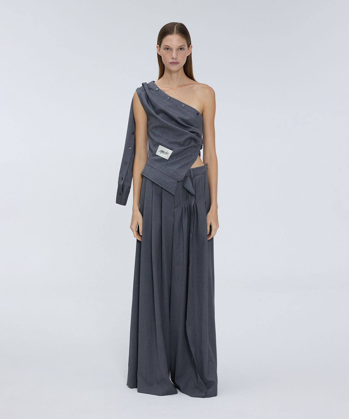 므아므(MMAM) Asymmetric off-shoulder top