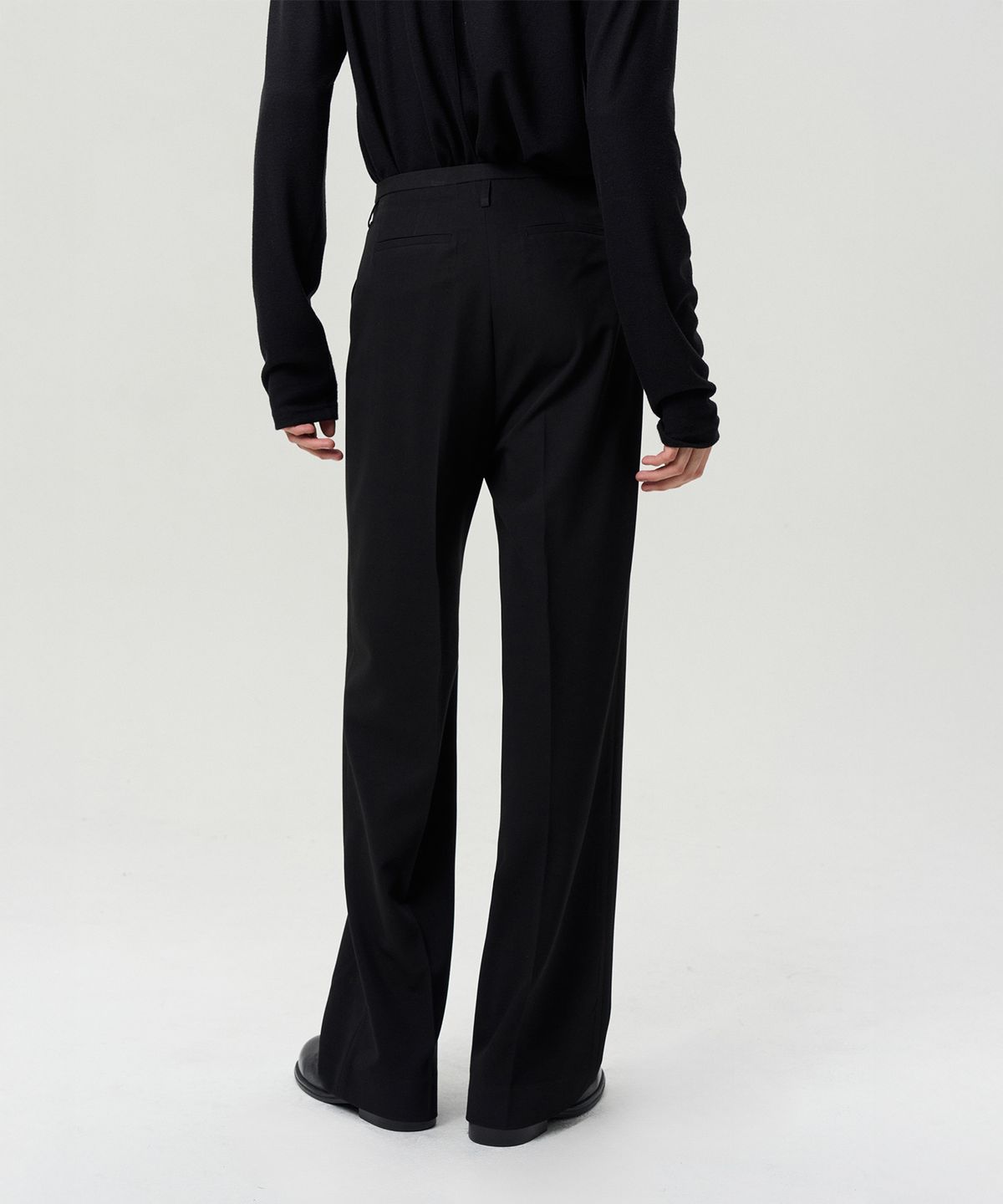 리이 맨(RERHEE MEN) FRONT-CREASE TROUSERS