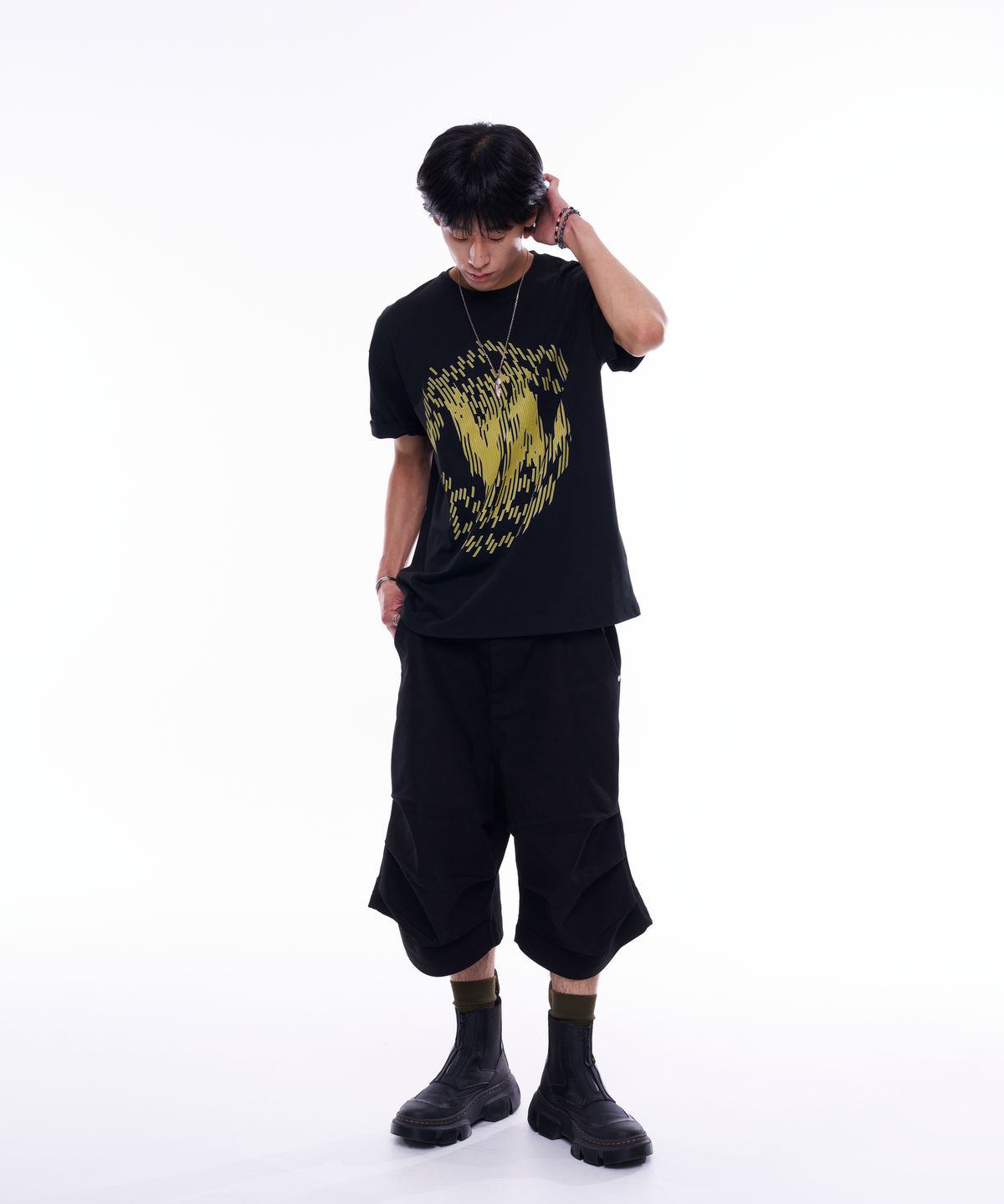 윤 애(YOON AE) Centrifuge Logo T-Shirt (Black)