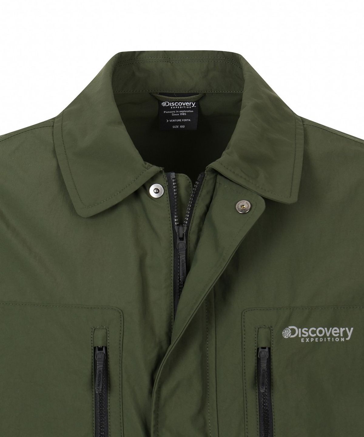디스커버리 익스페디션(DISCOVERY EXPEDITION) 남성 프레시벤트 카라형 아웃포켓 바람막이 (D/KHAKI)