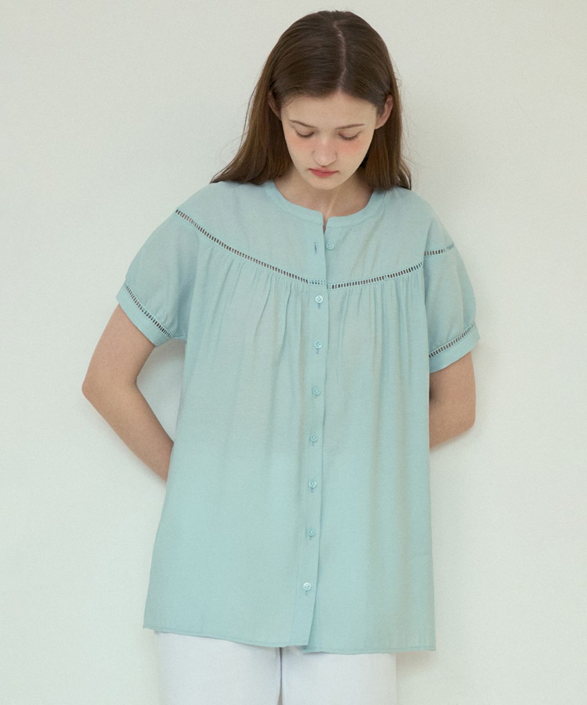 아우어노스텔지아(OURNOSTALGIA) boho lace mini blouse_ASH BLUE(O25-BL03)