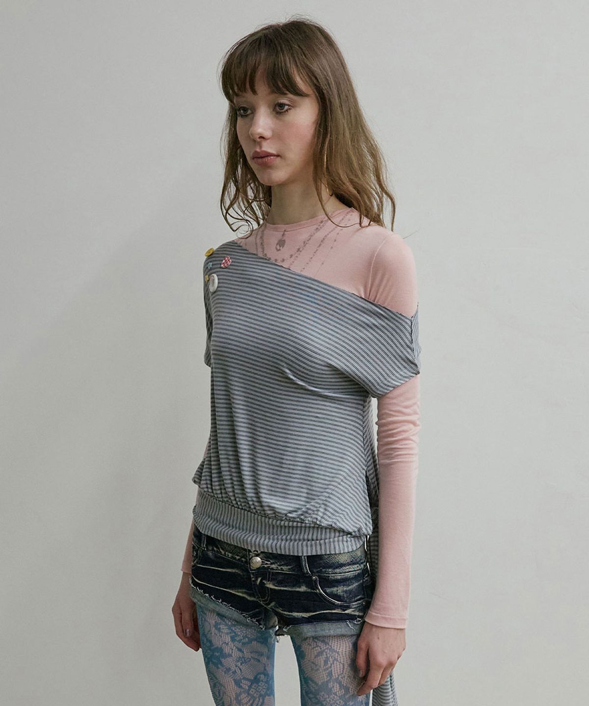 스컬프터(SCULPTOR) Off-Shoulder Button Tee Dusty Blue