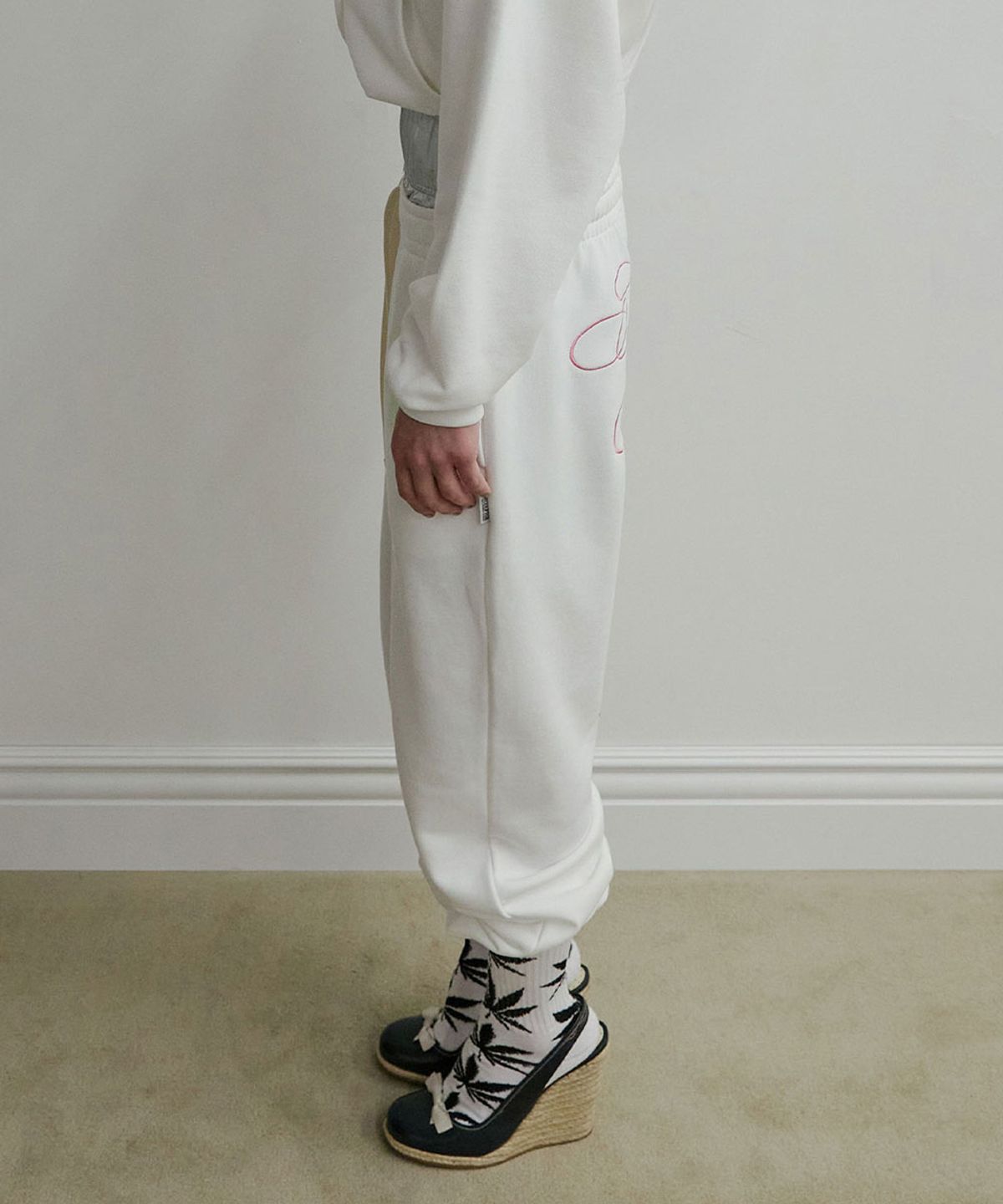 스컬프터(SCULPTOR) Glow In The Dark Sweatpants White