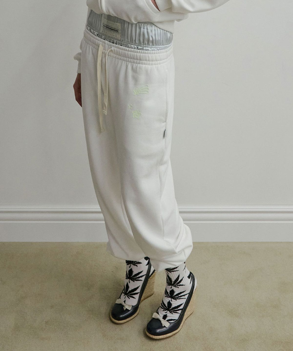 스컬프터(SCULPTOR) Glow In The Dark Sweatpants White