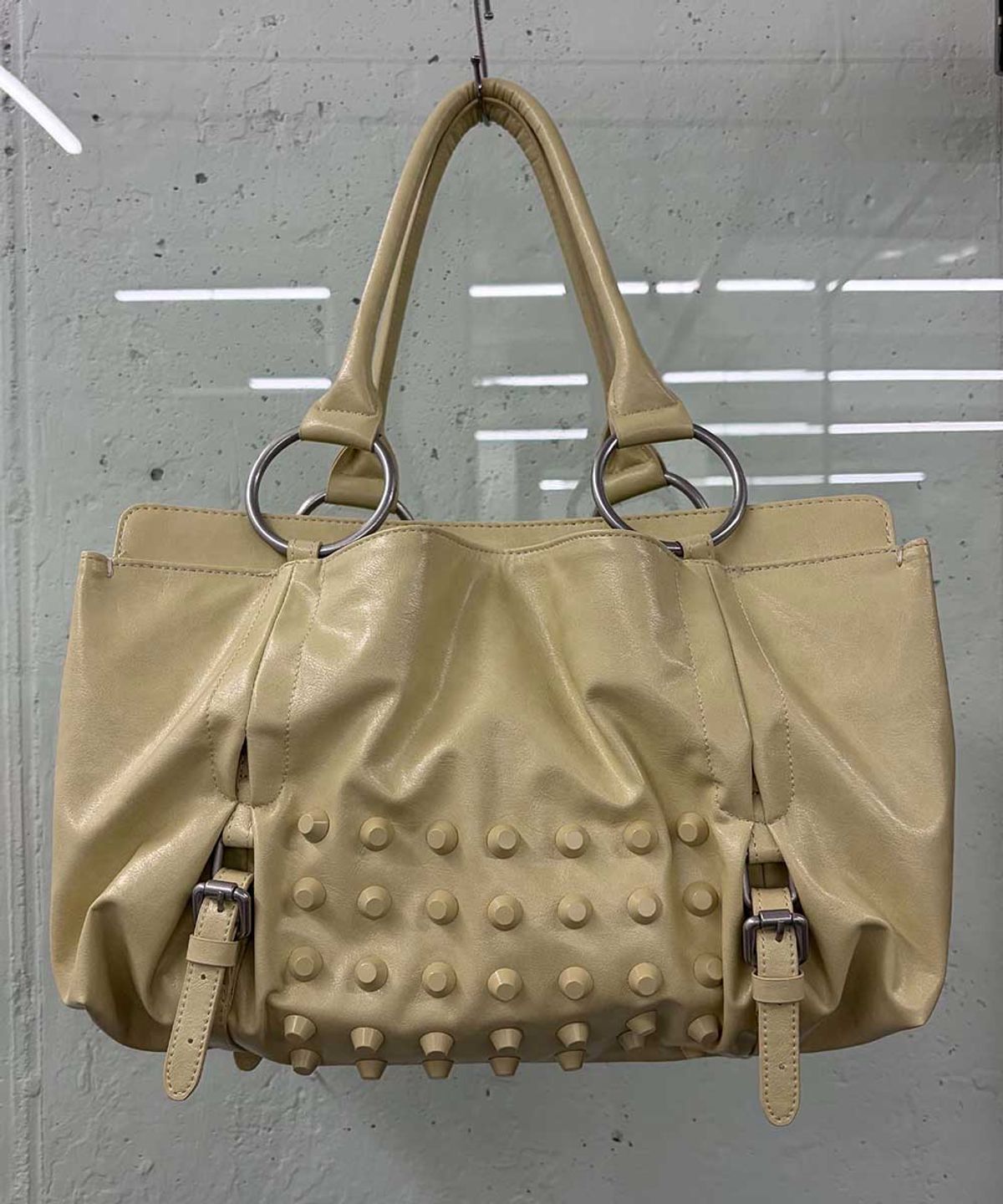스컬프터(SCULPTOR) Metal Stud Tote Bag Butter