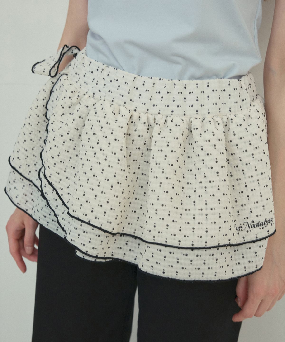 아우어노스텔지아(OURNOSTALGIA) Embo dot shirring skirt_White(O25-SK08)
