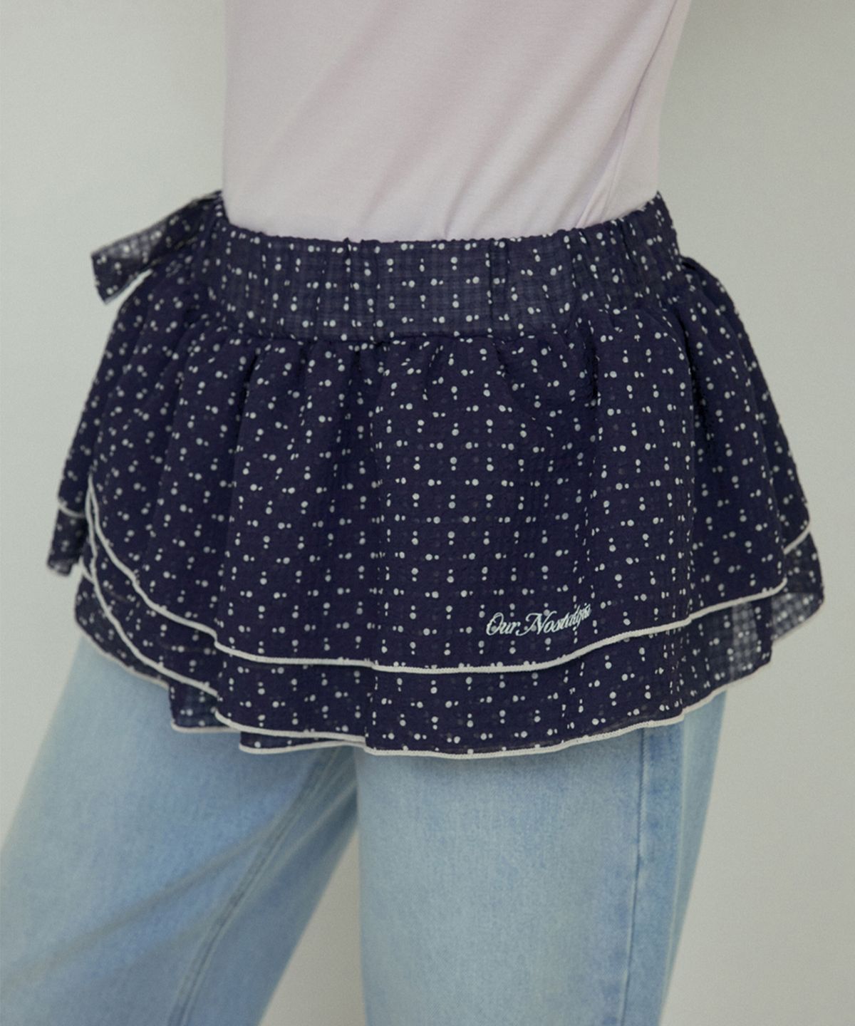아우어노스텔지아(OURNOSTALGIA) Embo dot shirring skirt_Navy(O25-SK08)