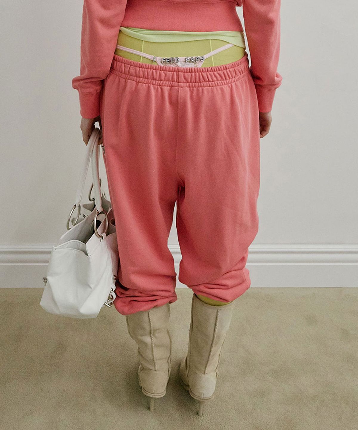 스컬프터(SCULPTOR) Napoleon Stud Sweatpants Acid Pink