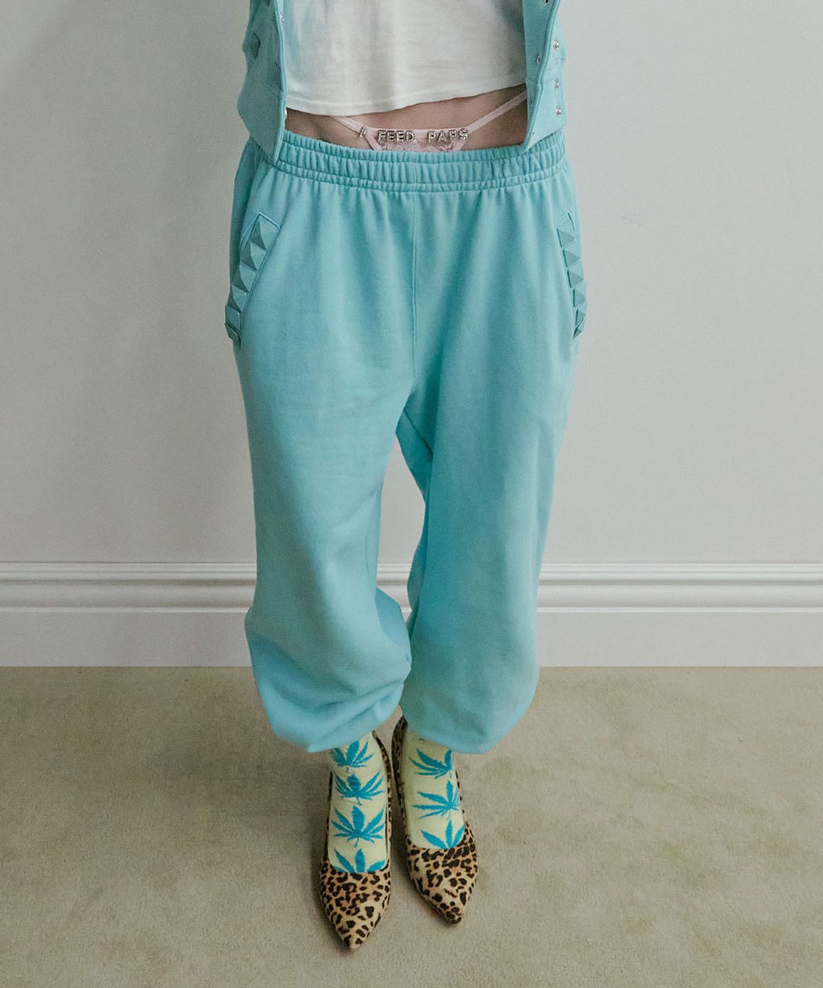 스컬프터(SCULPTOR) Napoleon Stud Sweatpants Acid Blue