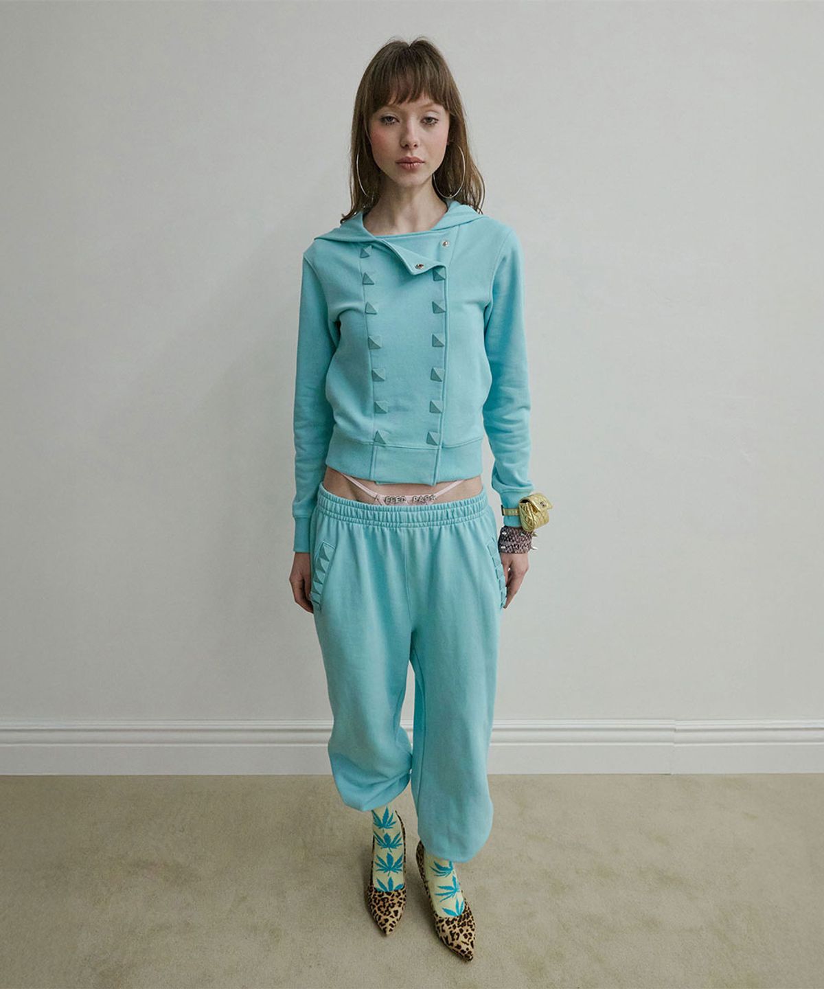 스컬프터(SCULPTOR) Napoleon Stud Hoodie Acid Blue