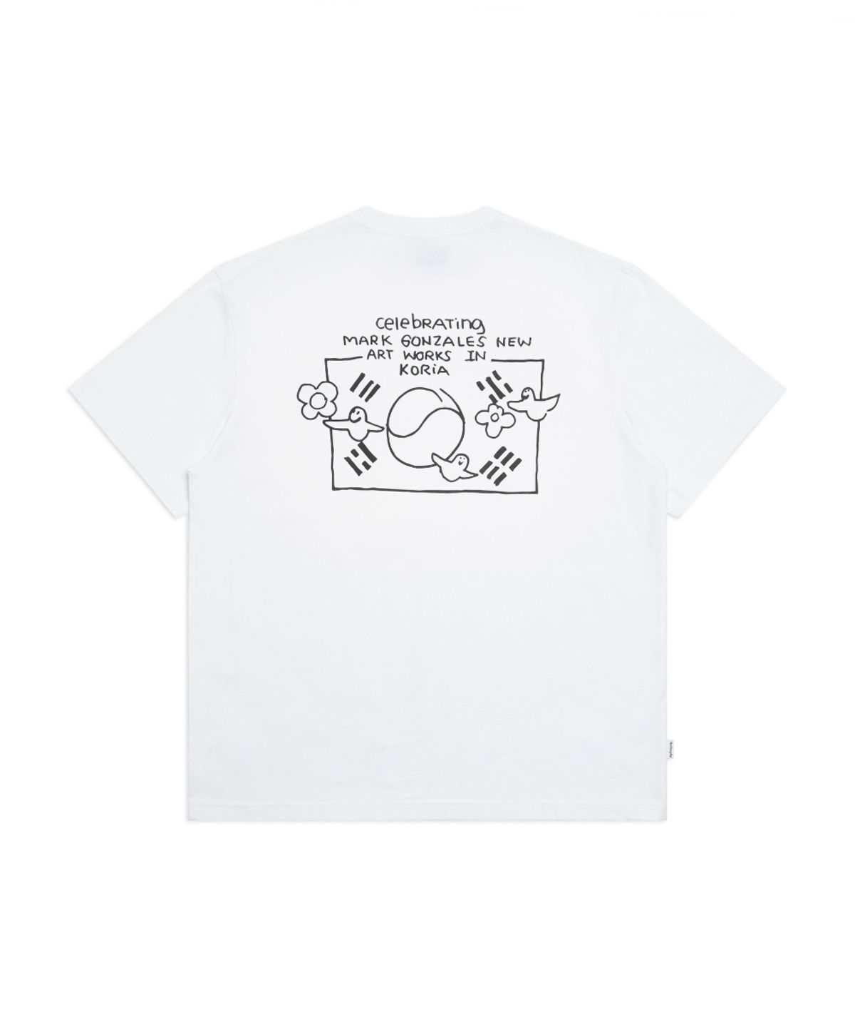 마크곤잘레스(MARK GONZALES) 코리아 에디션 태극기 그래픽 반팔 티셔츠 - WHITE