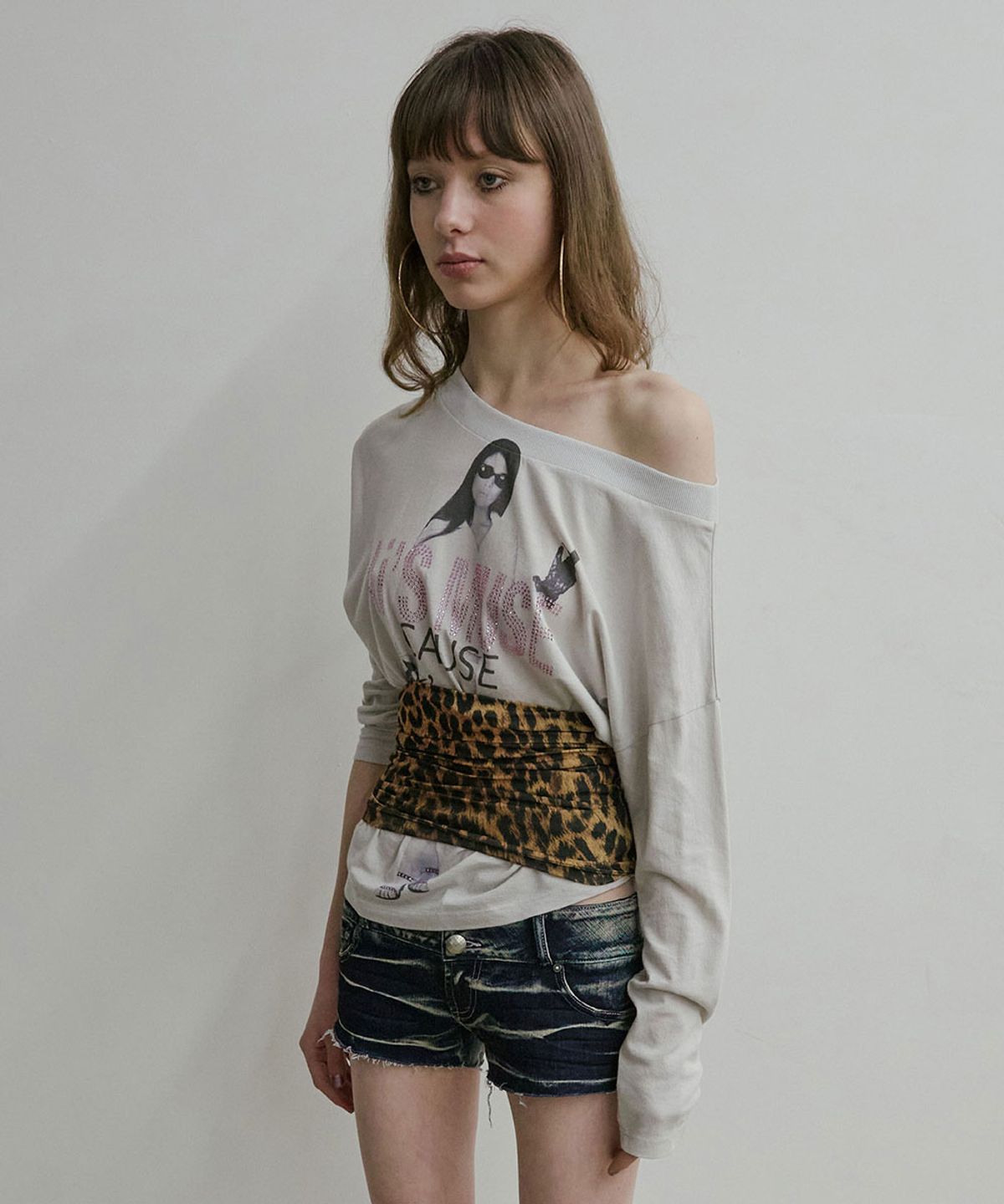 스컬프터(SCULPTOR) Urban Muse Tee Pale Gray
