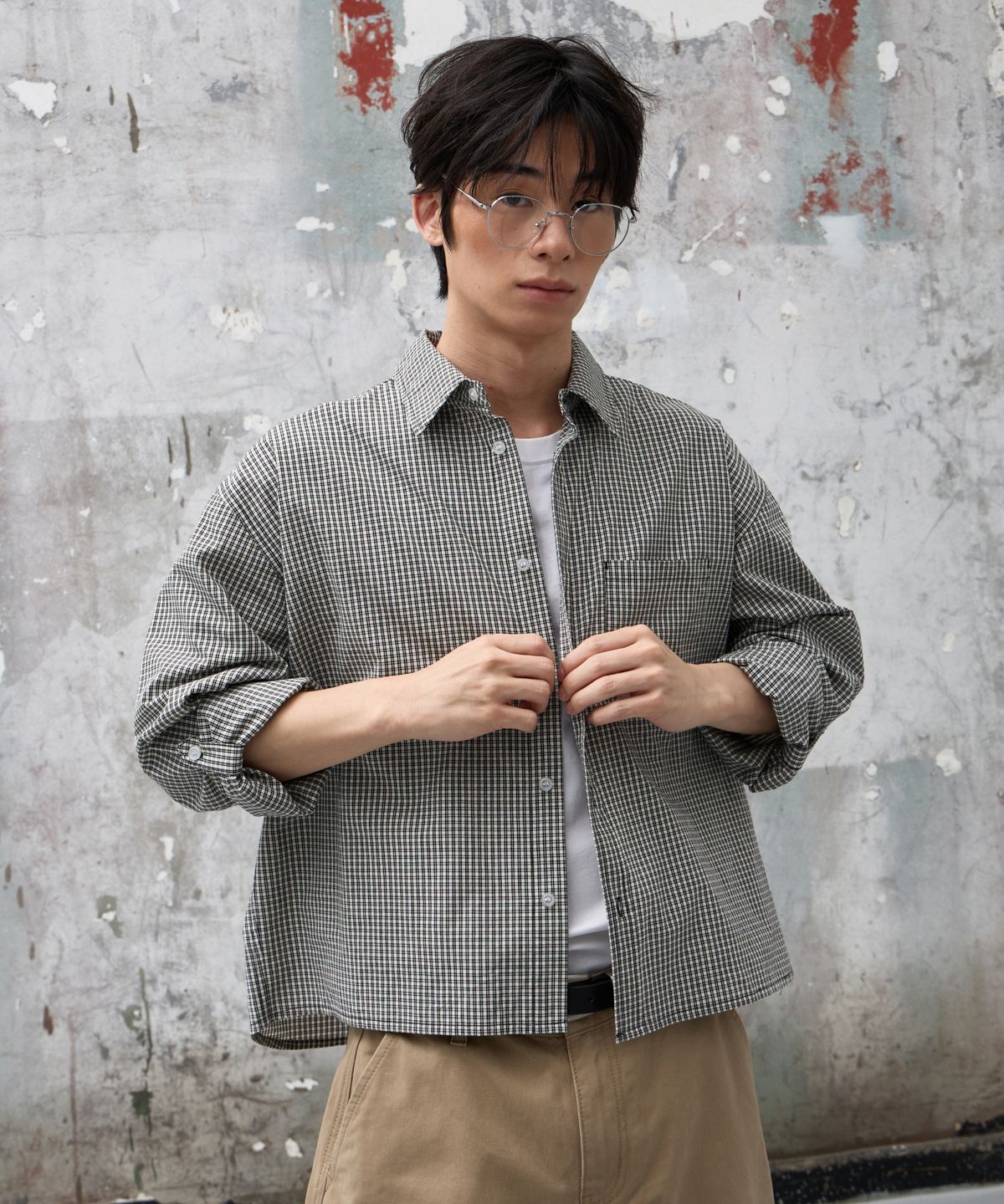 에이지오디(AGOD) 롤업 스냅 크롭 체크 셔츠 [블랙]