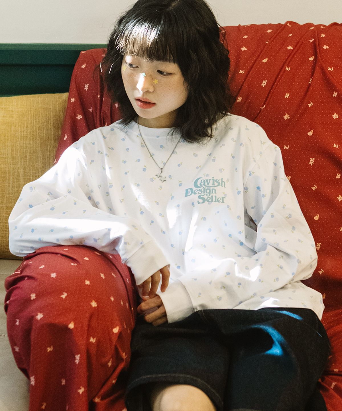 카비시(CAVISH) FLOWER SELLER LOGO LS TEE WHITE(CV2GSUT551A)