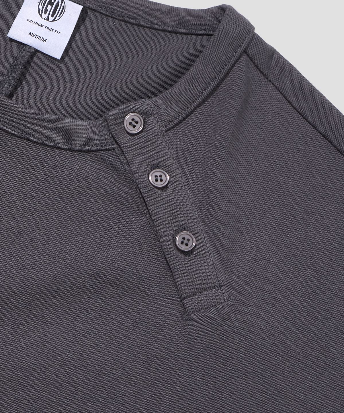 에이지오디(AGOD) 사이드 버튼 헨리넥 롱 슬리브 [차콜]
