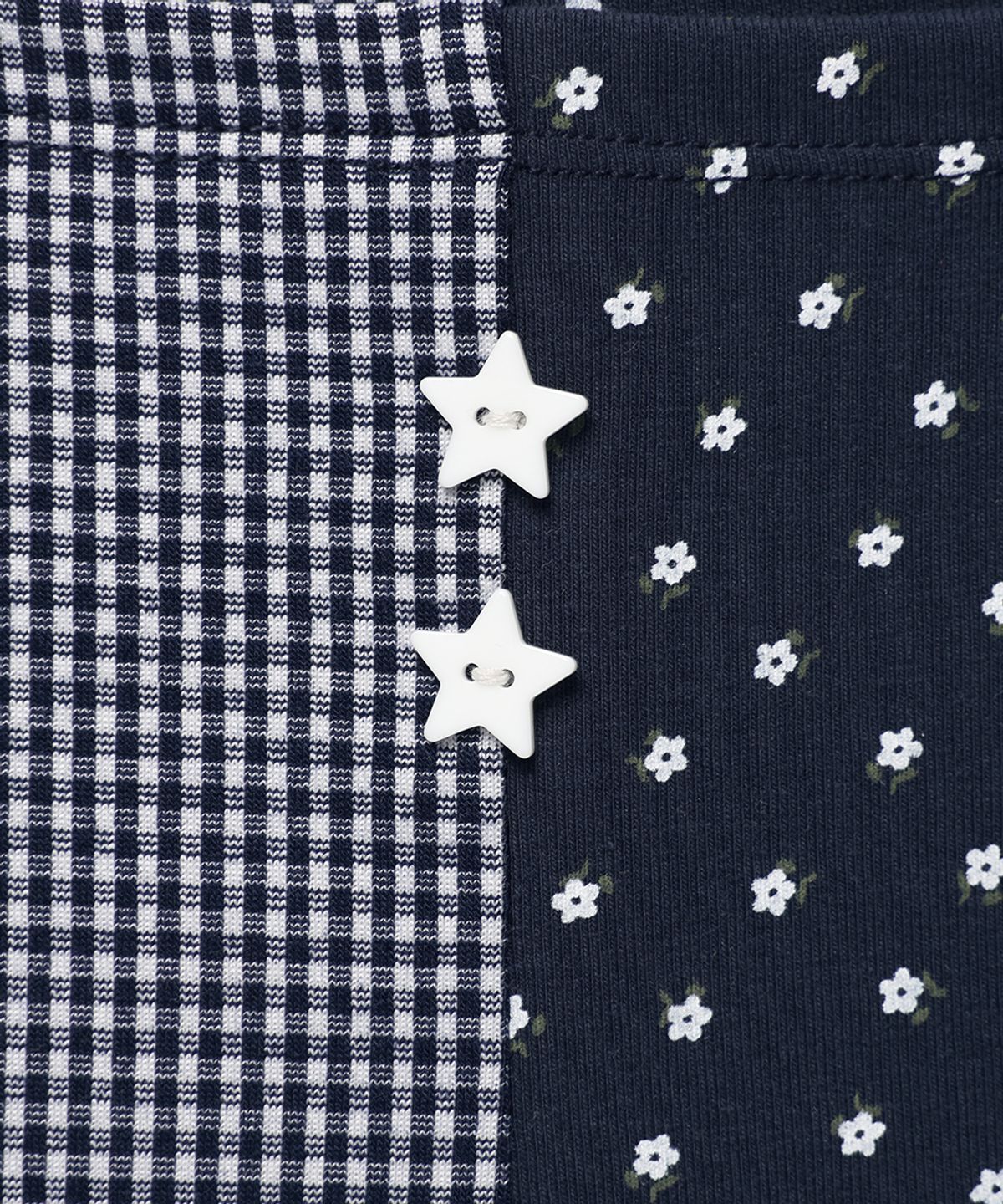 카비시(CAVISH) MIX PATCH SLEEVELESS NAVY(CV2GMFT580A)