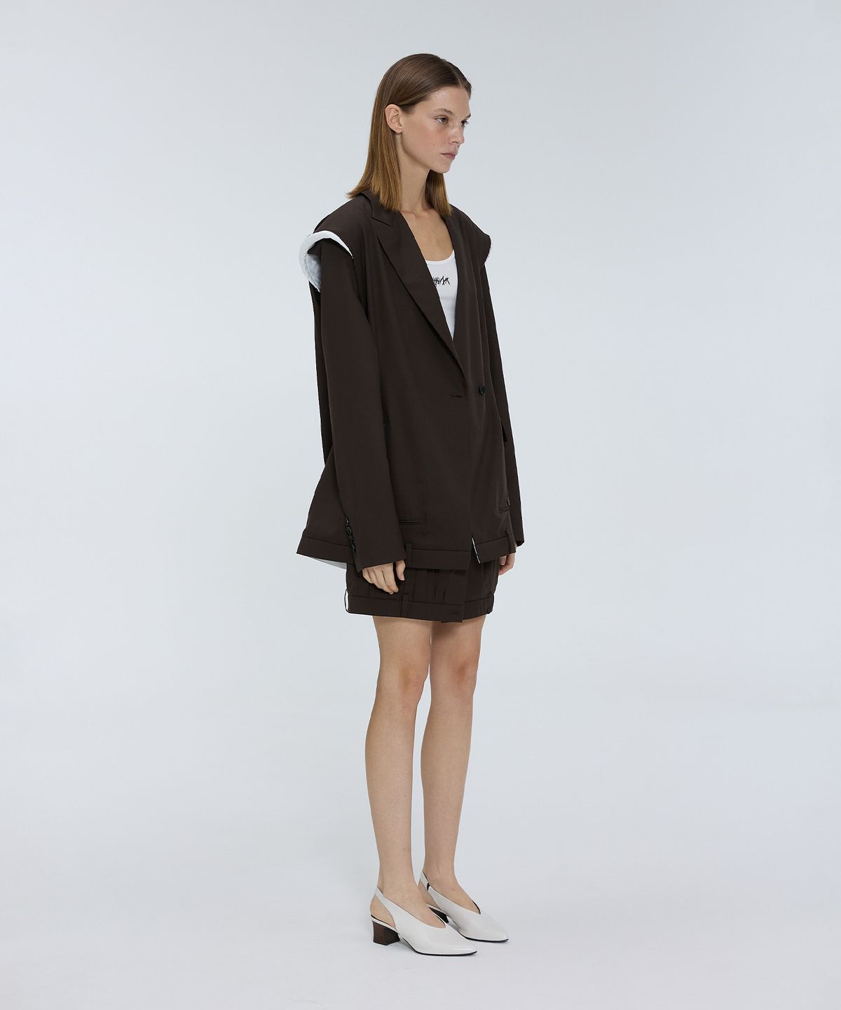 므아므(MMAM) Off sleeve back detail tuck jacket