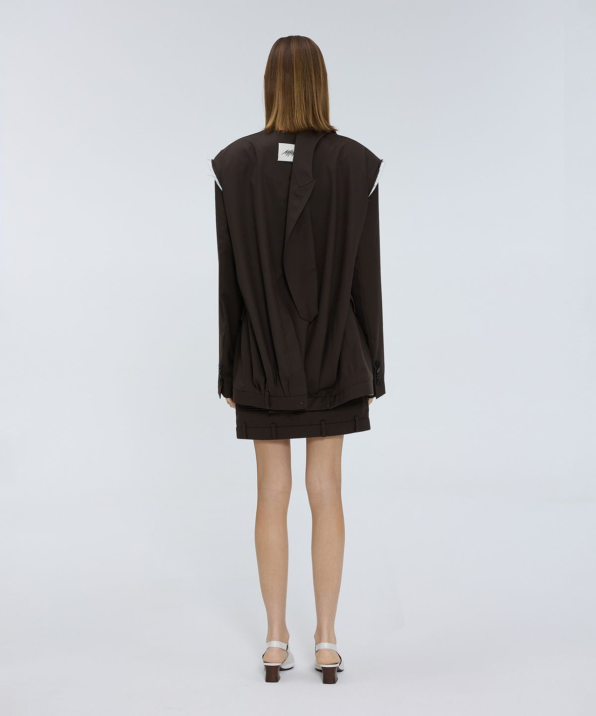 므아므(MMAM) Off sleeve back detail tuck jacket