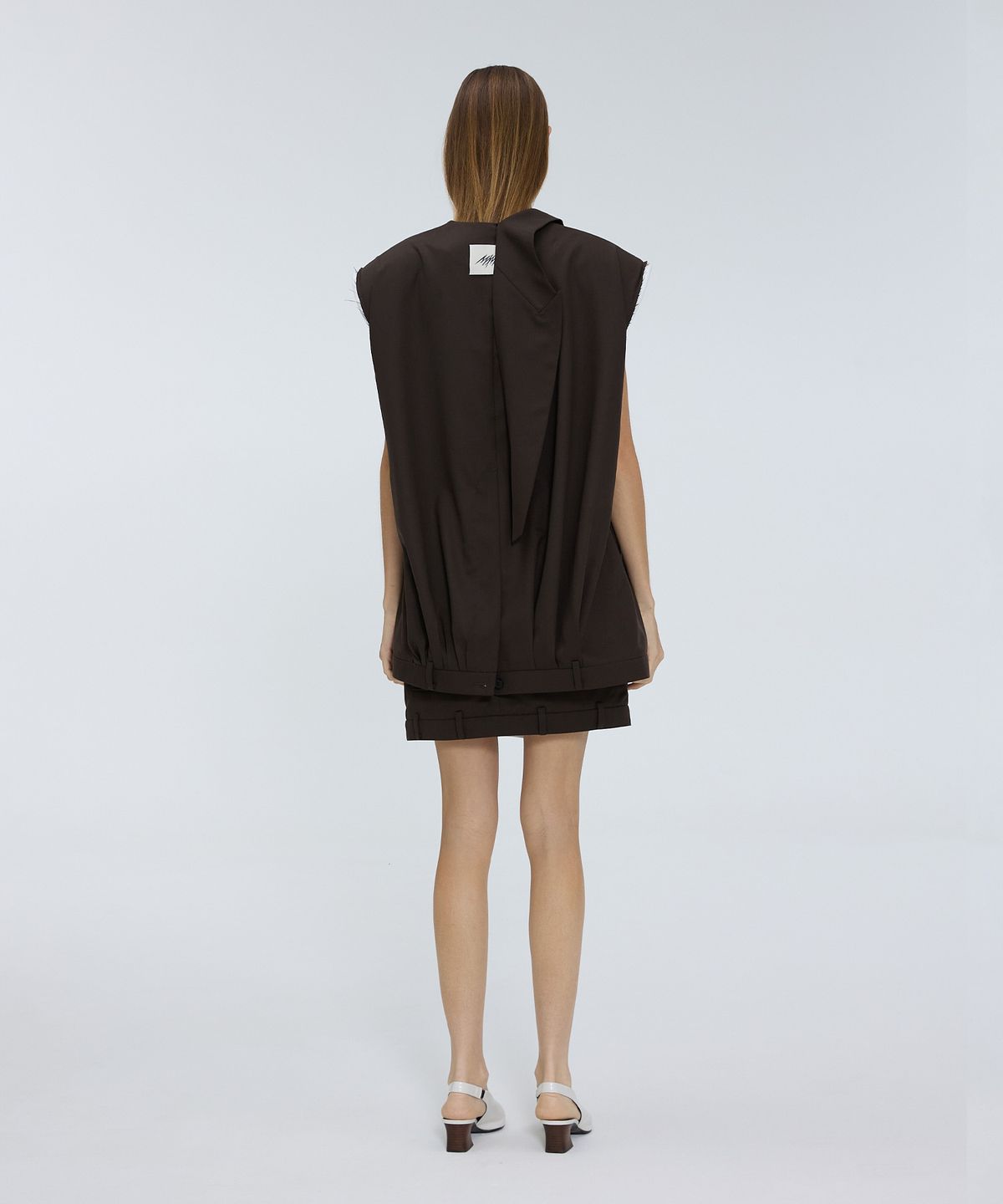 므아므(MMAM) Signature back detail tuck vest