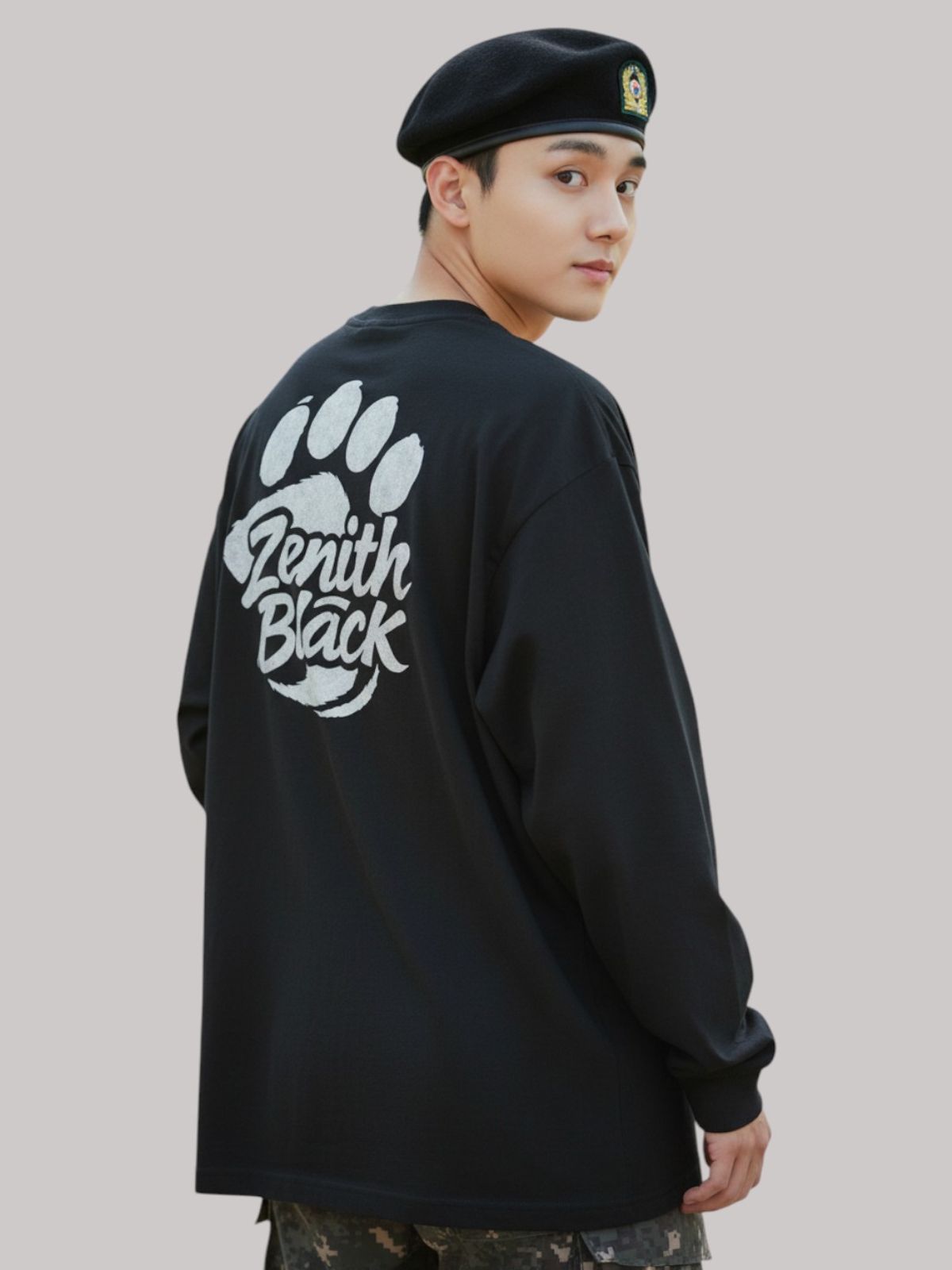 지블랙(ZBLACK) 베어풋그래피티  롱슬리브(BLACK-GREY PRINT)