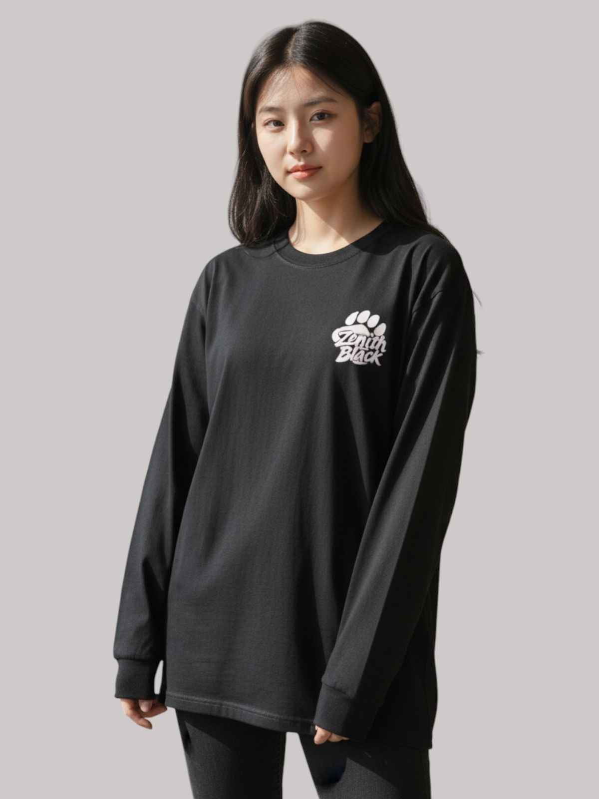 지블랙(ZBLACK) 베어풋그래피티  롱슬리브(BLACK-WHITE PRINT)