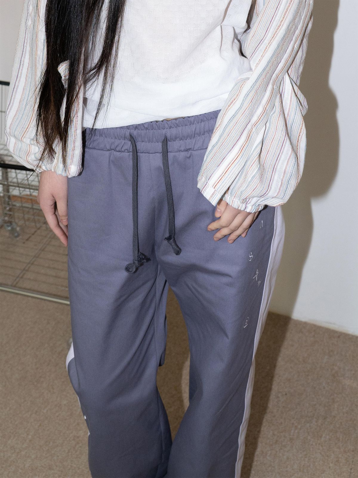 온스카(ONSKA) DOODLE CURVED PANTS (PURPLE)