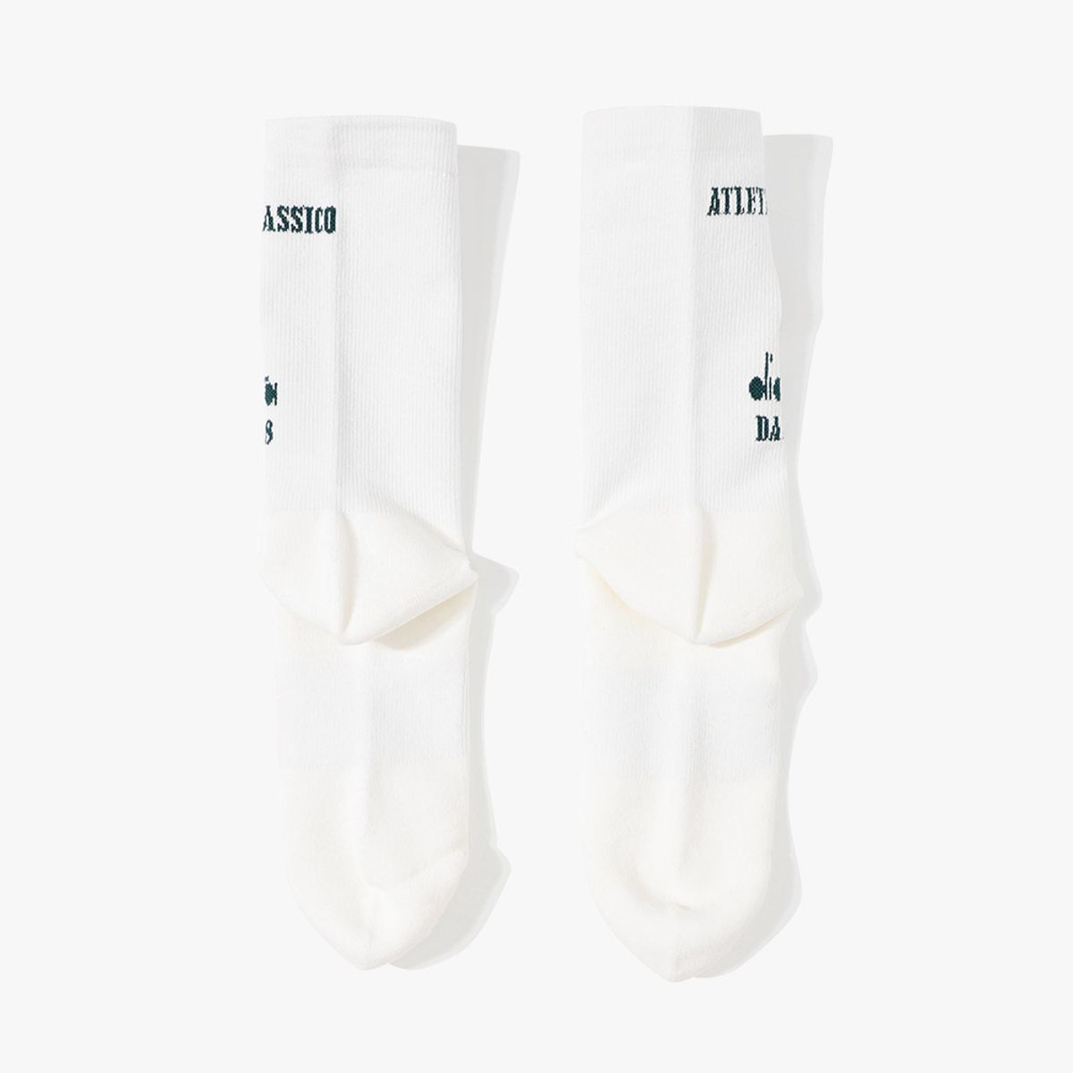 디아도라(diadora) 그래픽 와펜 크루 삭스 OFF WHITE
