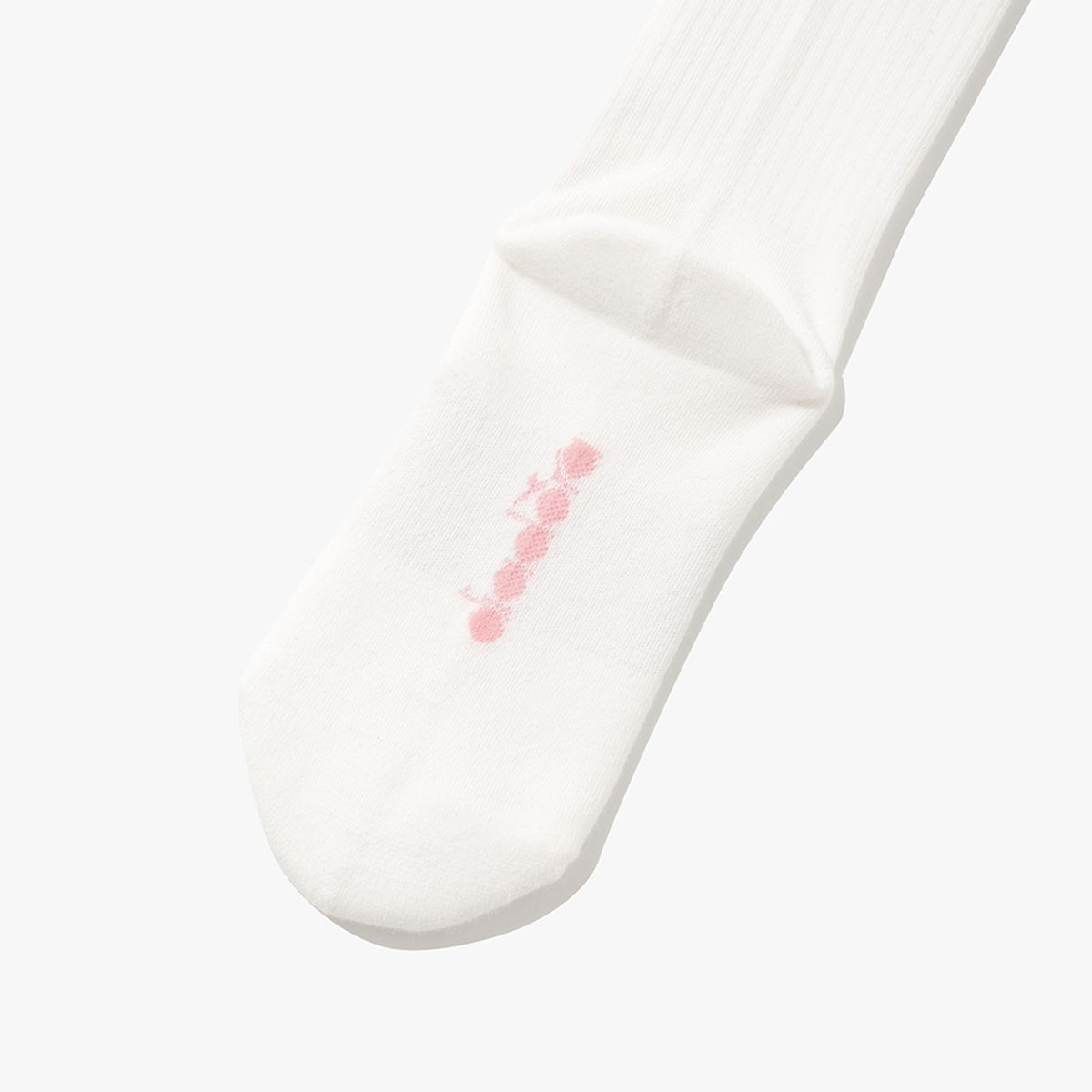 디아도라(diadora) 리본 니삭스 WHITE