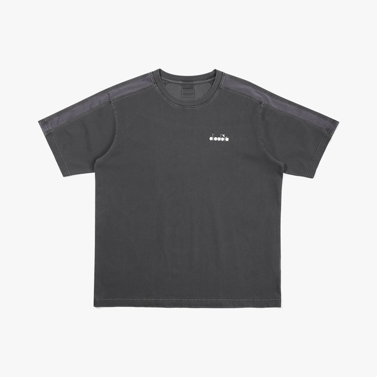 디아도라(diadora) 이큅 워싱 반팔 티셔츠 BLACK