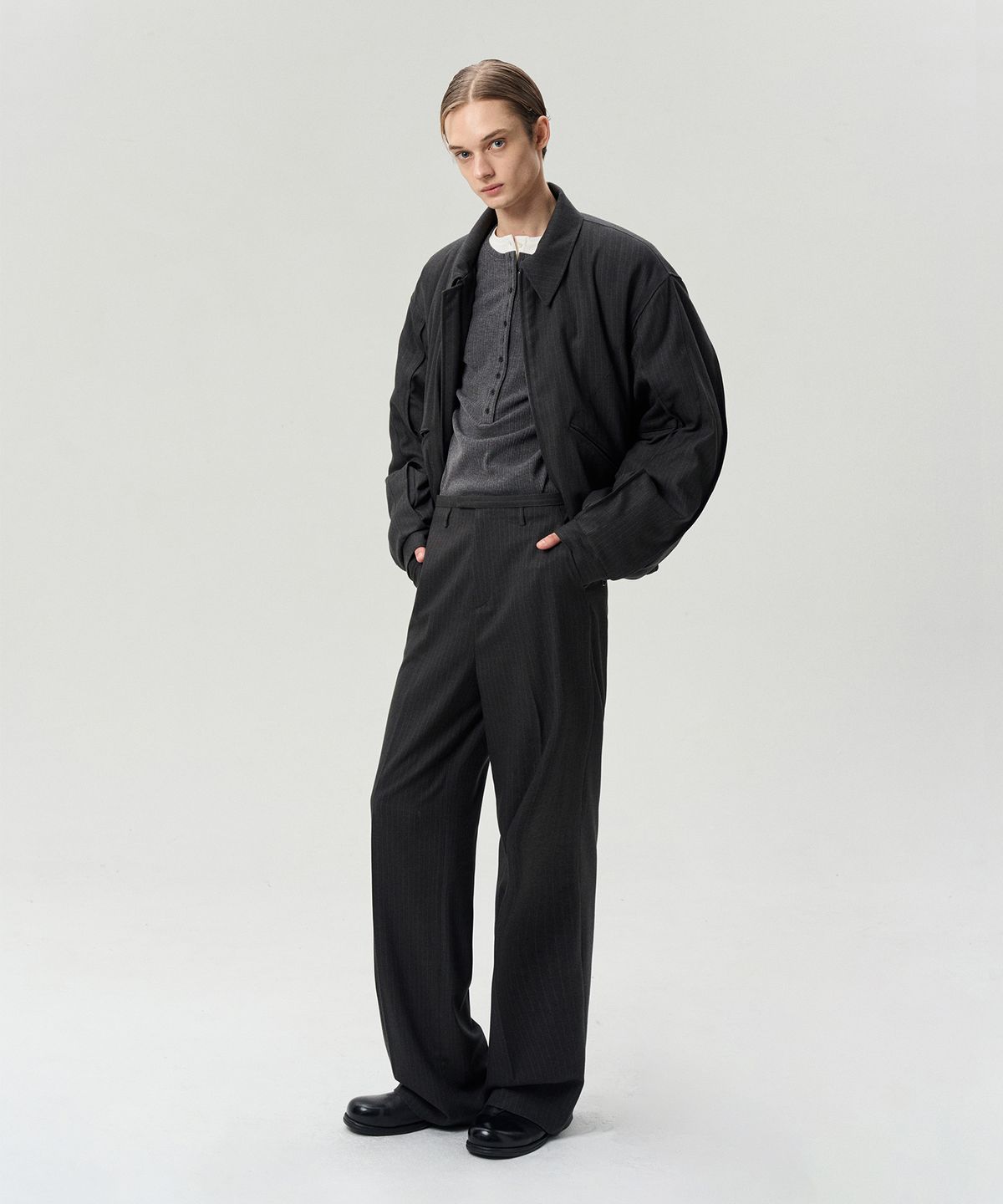 리이 맨(RERHEE MEN) SLIT SLEEVES DETAIL STRIPPED BOMBER JACKET