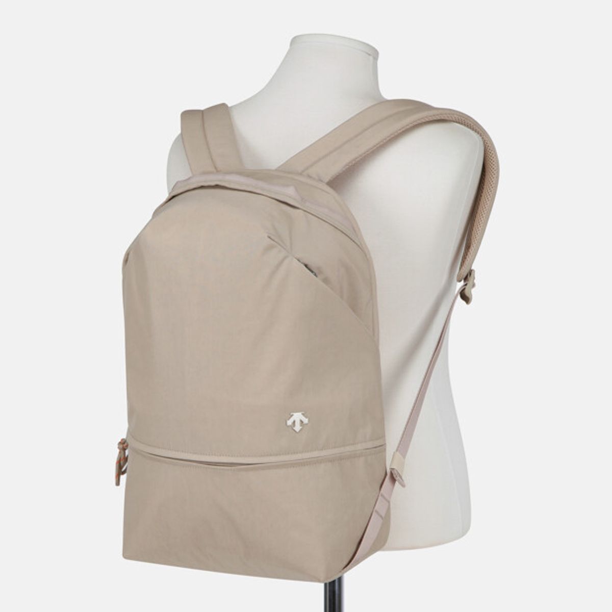 데상트(DESCENTE) 우먼스 트레이닝 라지 백팩 베이지 SR122TBP10