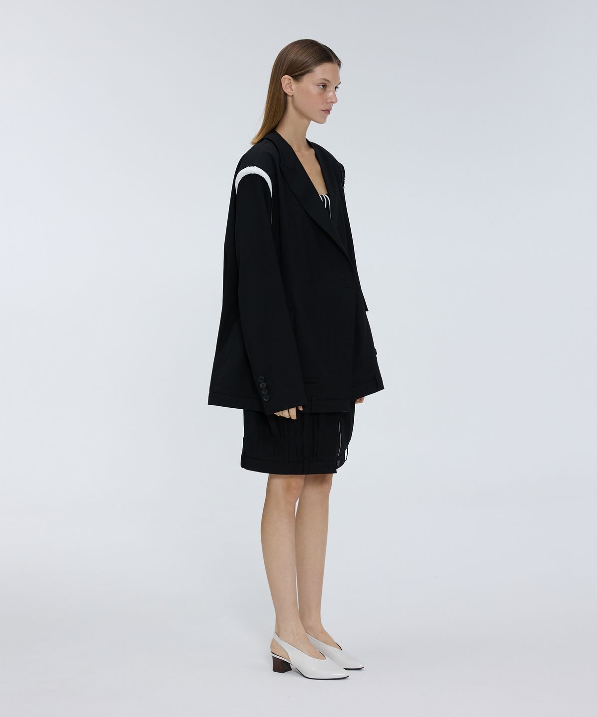 므아므(MMAM) Signature back detail tuck jacket
