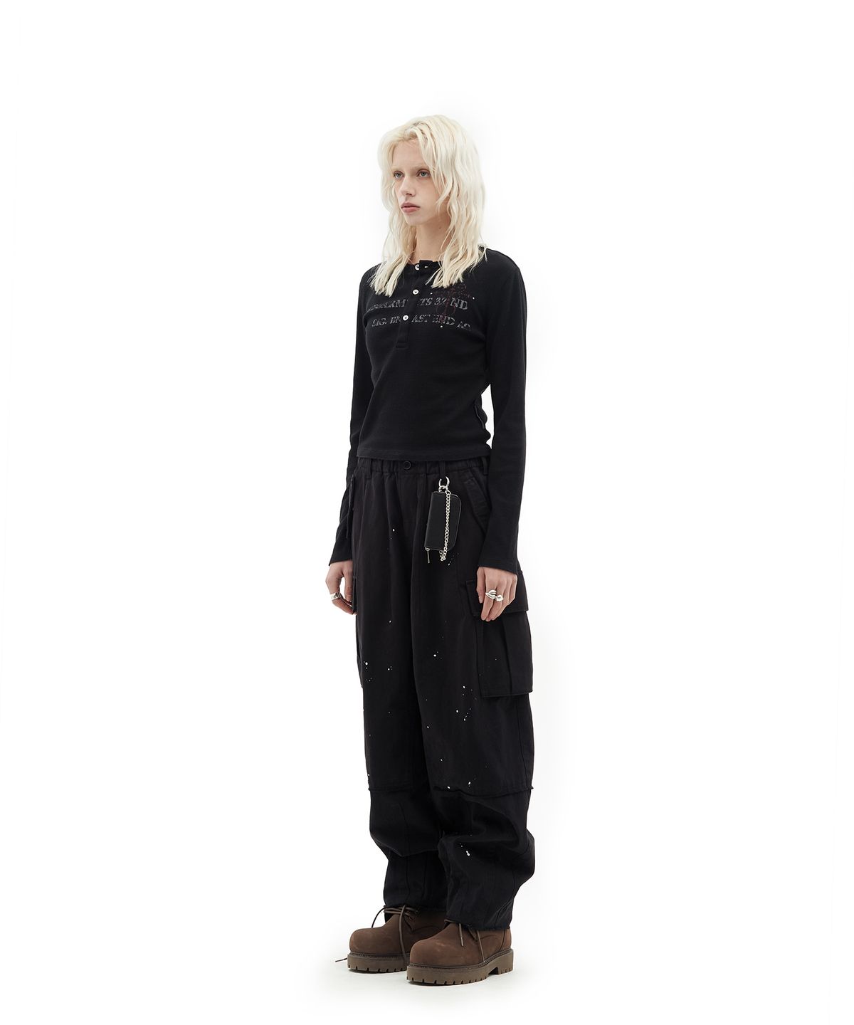 데프가먼츠(DEFGARMENTS) STONE CROSS HENLEY NECK LONG SLEEVE [BLACK]