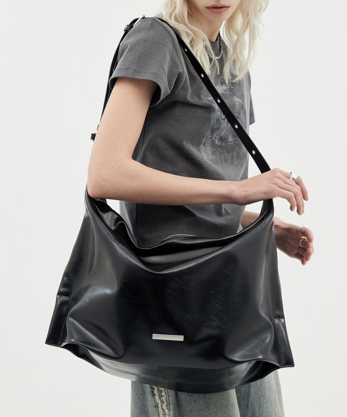 데프가먼츠(DEFGARMENTS) EYELET HOBO BAG [BLACK]