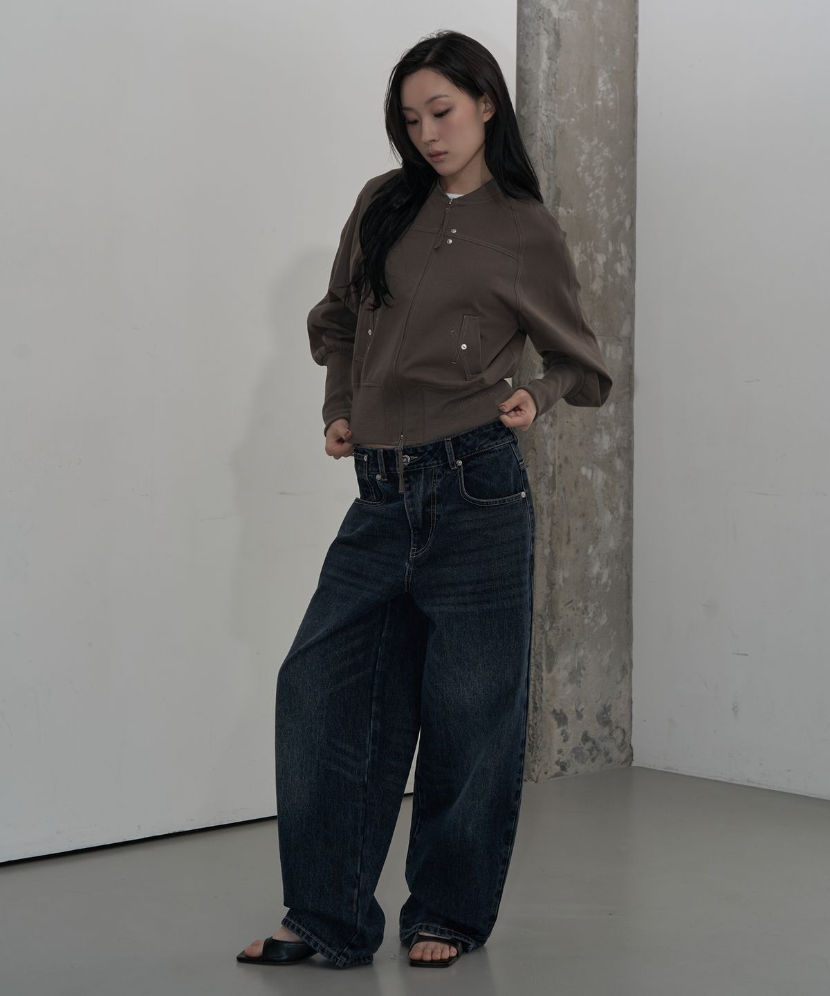 지제뮤지엄(ZIZEMUSEUM) BANDING CROPPED COTTON JACKET (KHAKI BROWN)