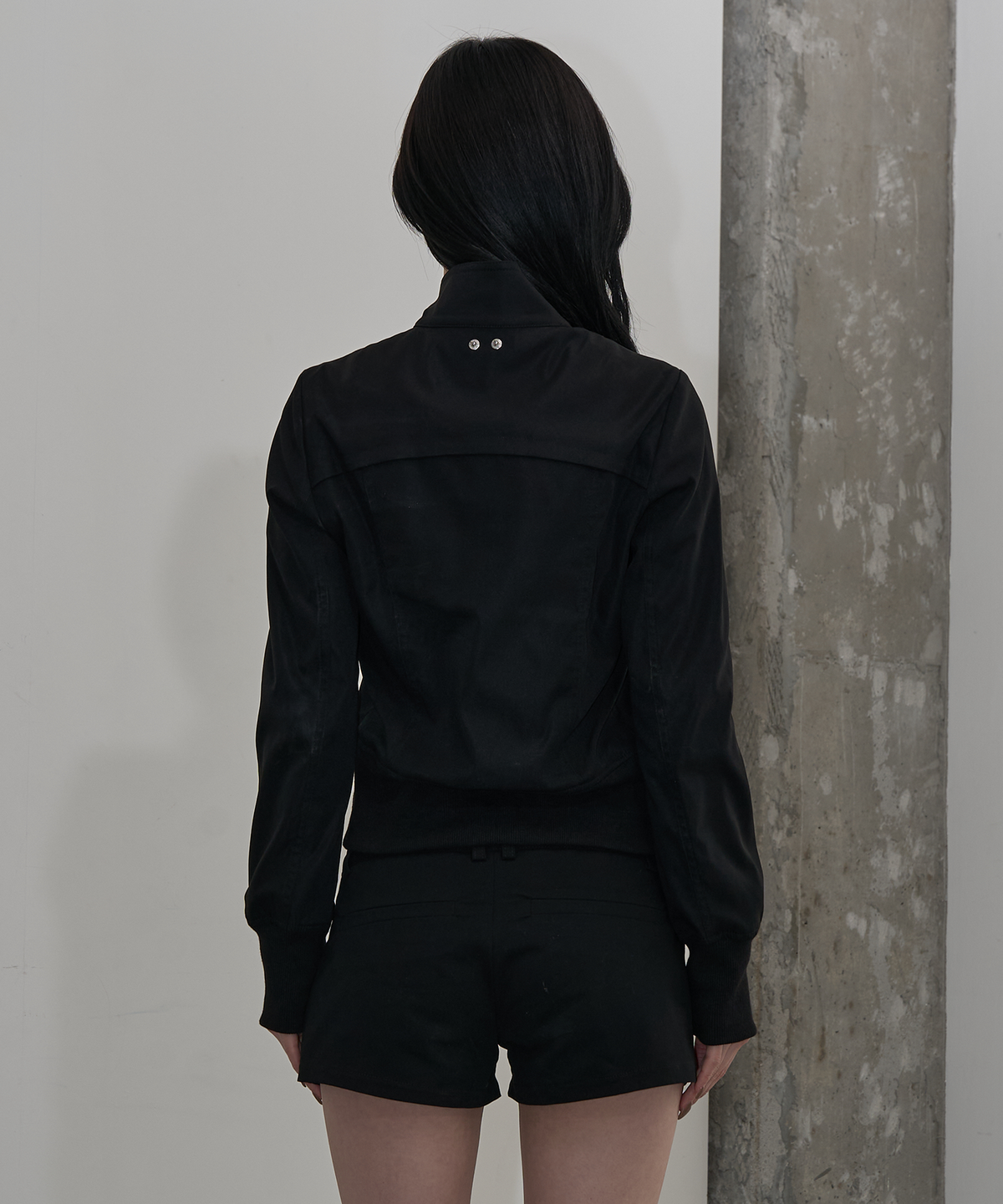 지제뮤지엄(ZIZEMUSEUM) HIGH NECK ZIP-UP SLIM JACKET (BLACK)