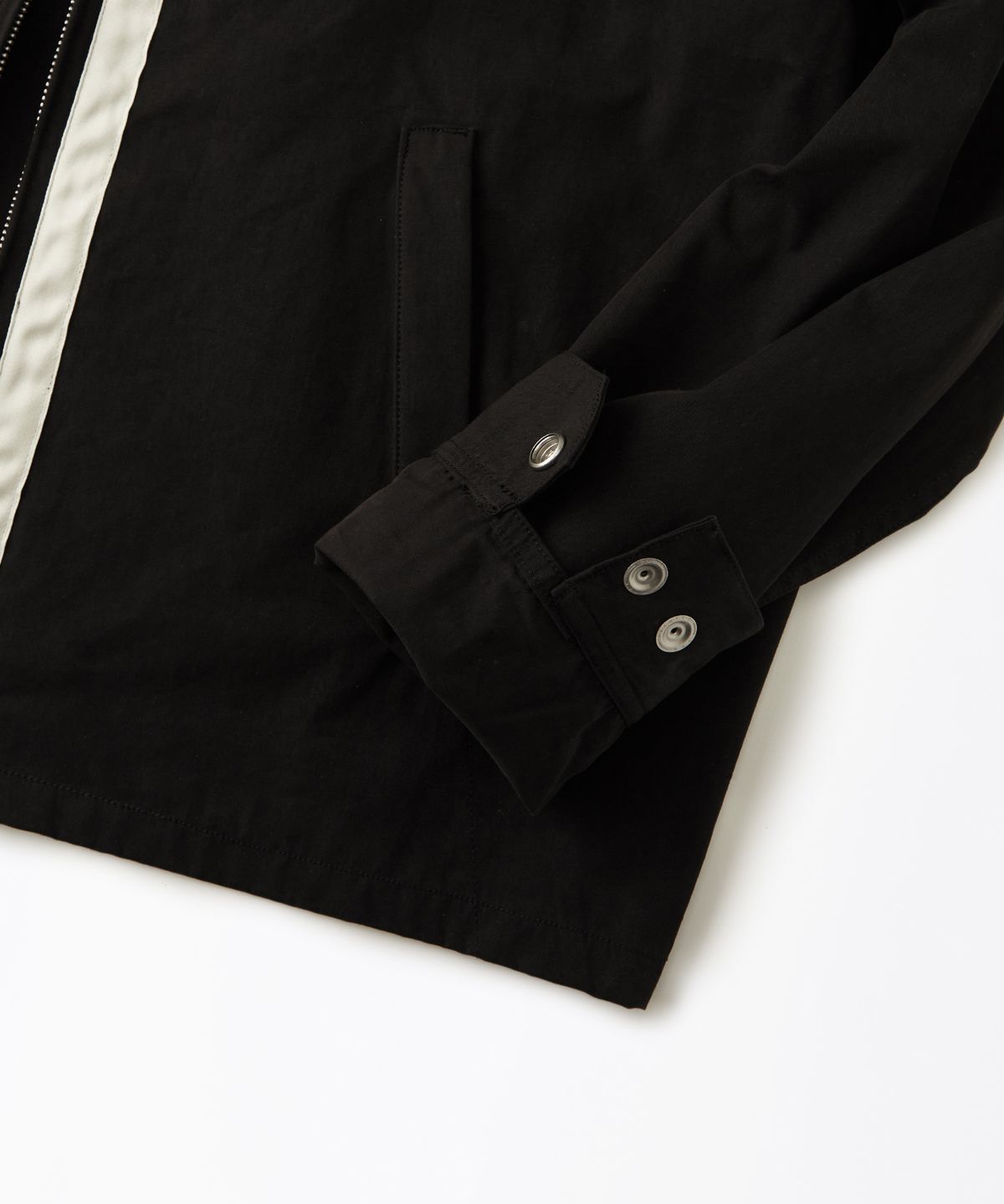 아웃스탠딩(OUTSTANDING) [LOONEY TUNES] RACING JACKET_BLACK