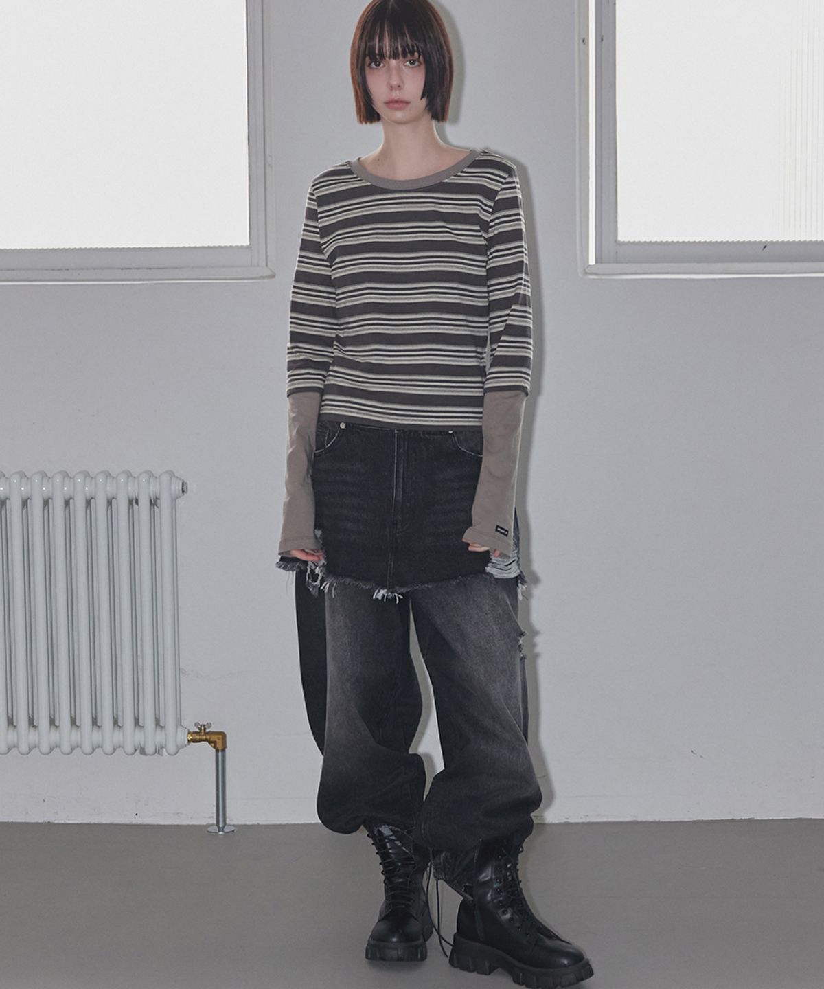 렌세(RENSE) Side Snap Contrast Stripe T-Shirt Charcoal