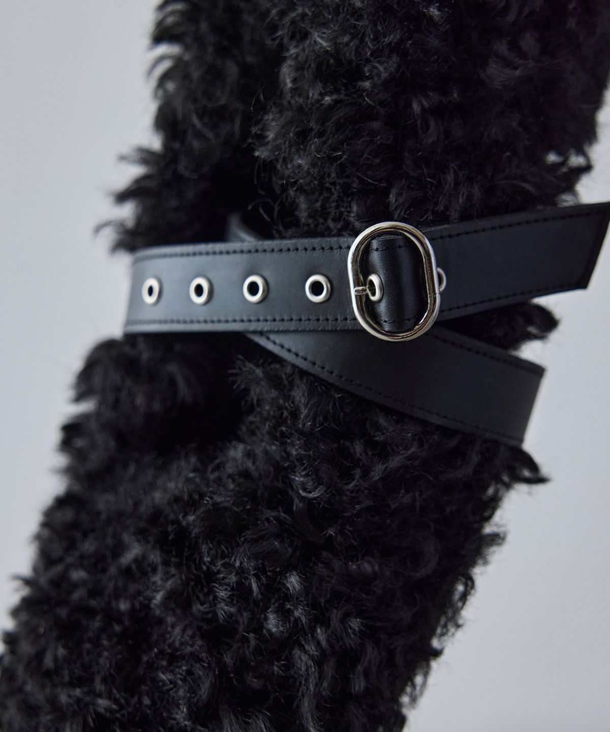 에핑글러(EPINGLER) STRAP TOE FLAT - BLACK