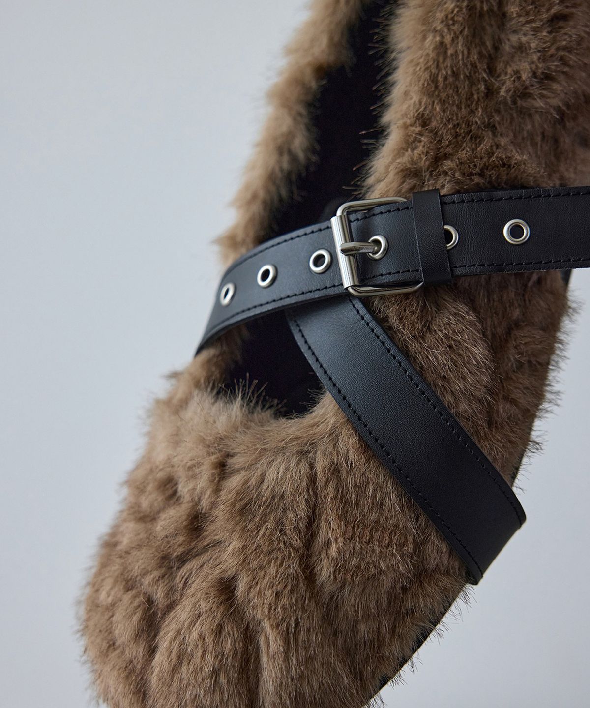 에핑글러(EPINGLER) STRAP TOE FLAT - KNITTED FUR