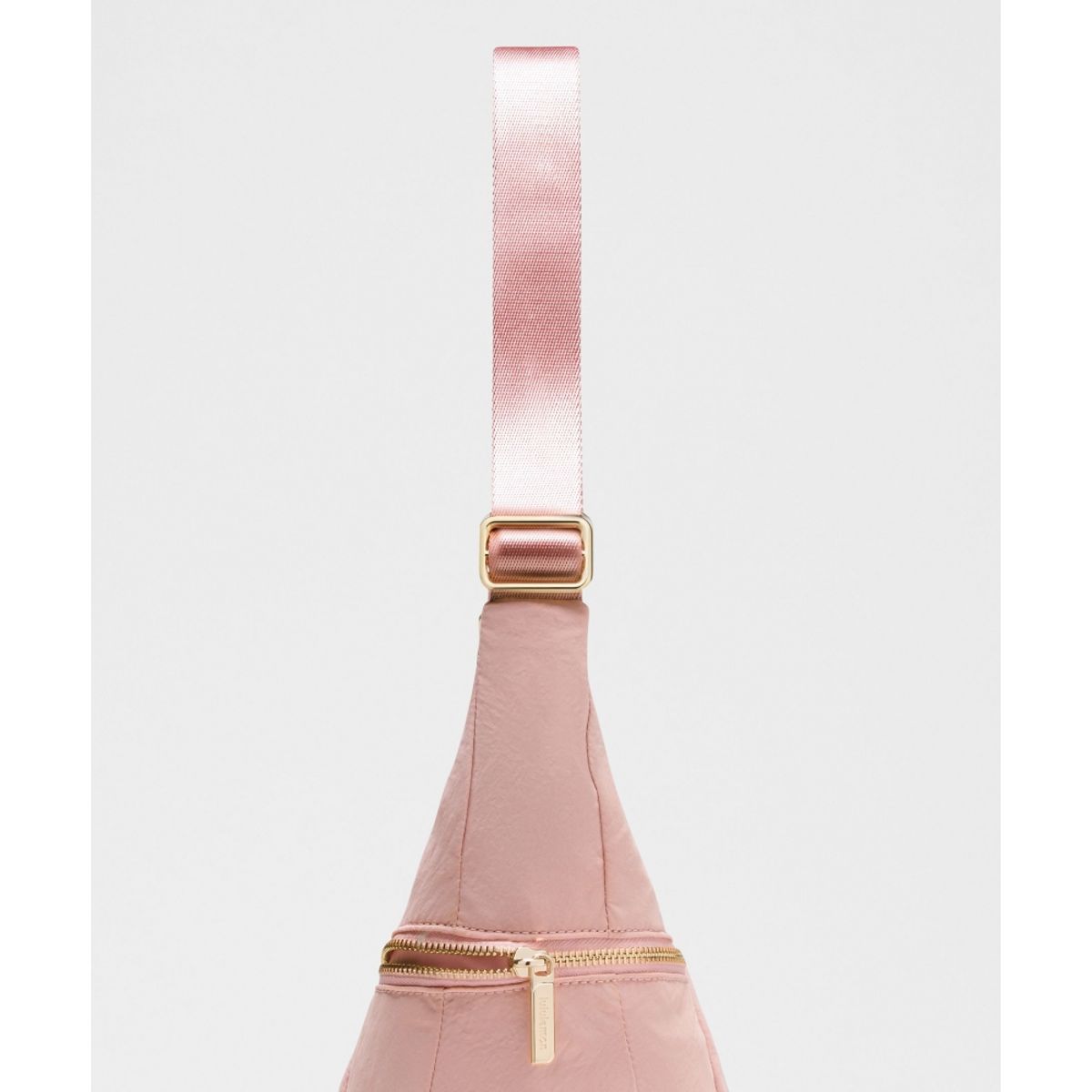 룰루레몬(LULULEMON) 슬라우치 슬링백 6L *메탈 하드웨어  PKHZ GOLD