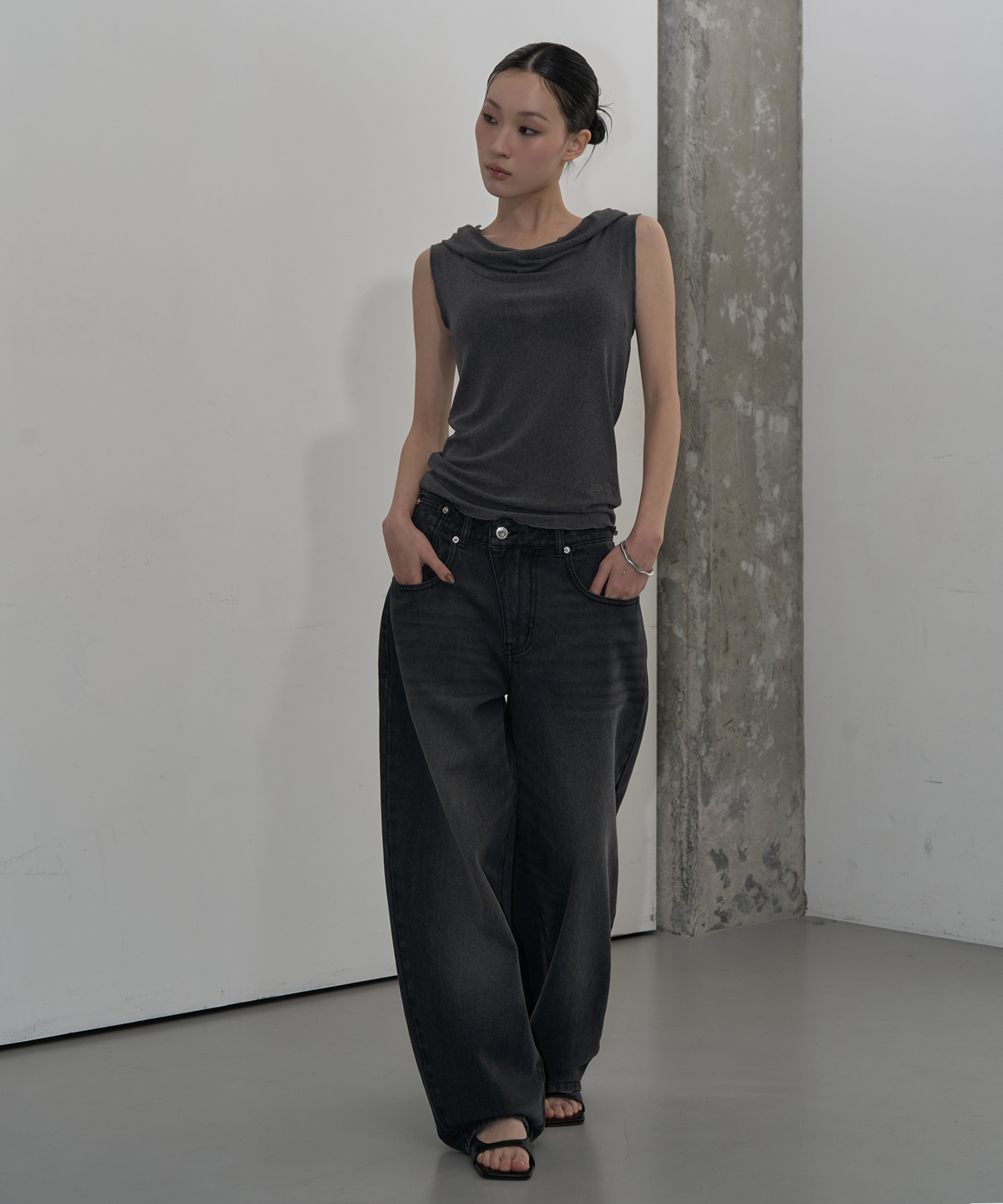 지제뮤지엄(ZIZEMUSEUM) POCKET DETAIL WIDE DENIM PANTS (WASHED BLACK)