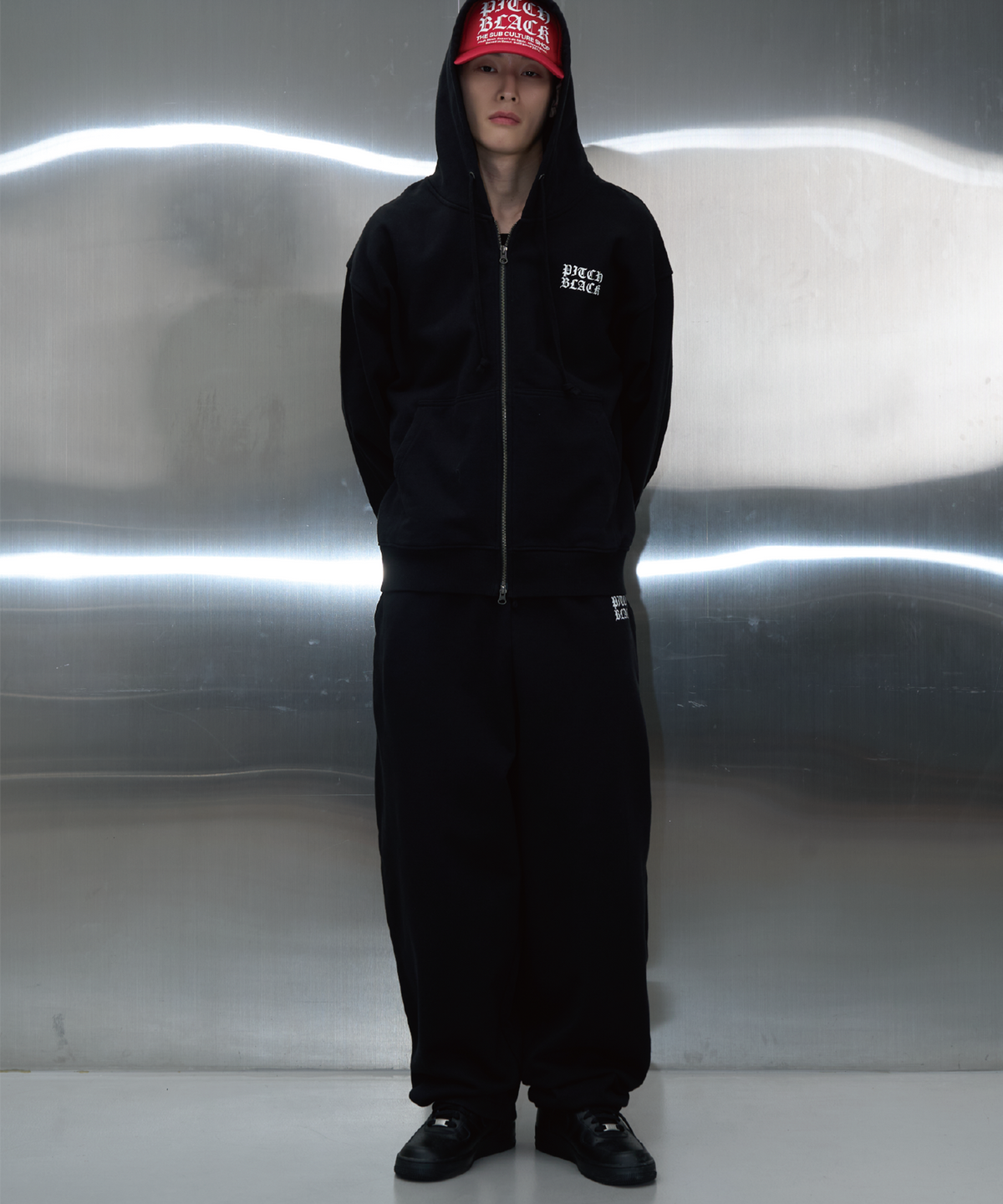 피치블랙(PITCHBLACK) LOGO PRINTING HOOD ZIP UP (BLACK)