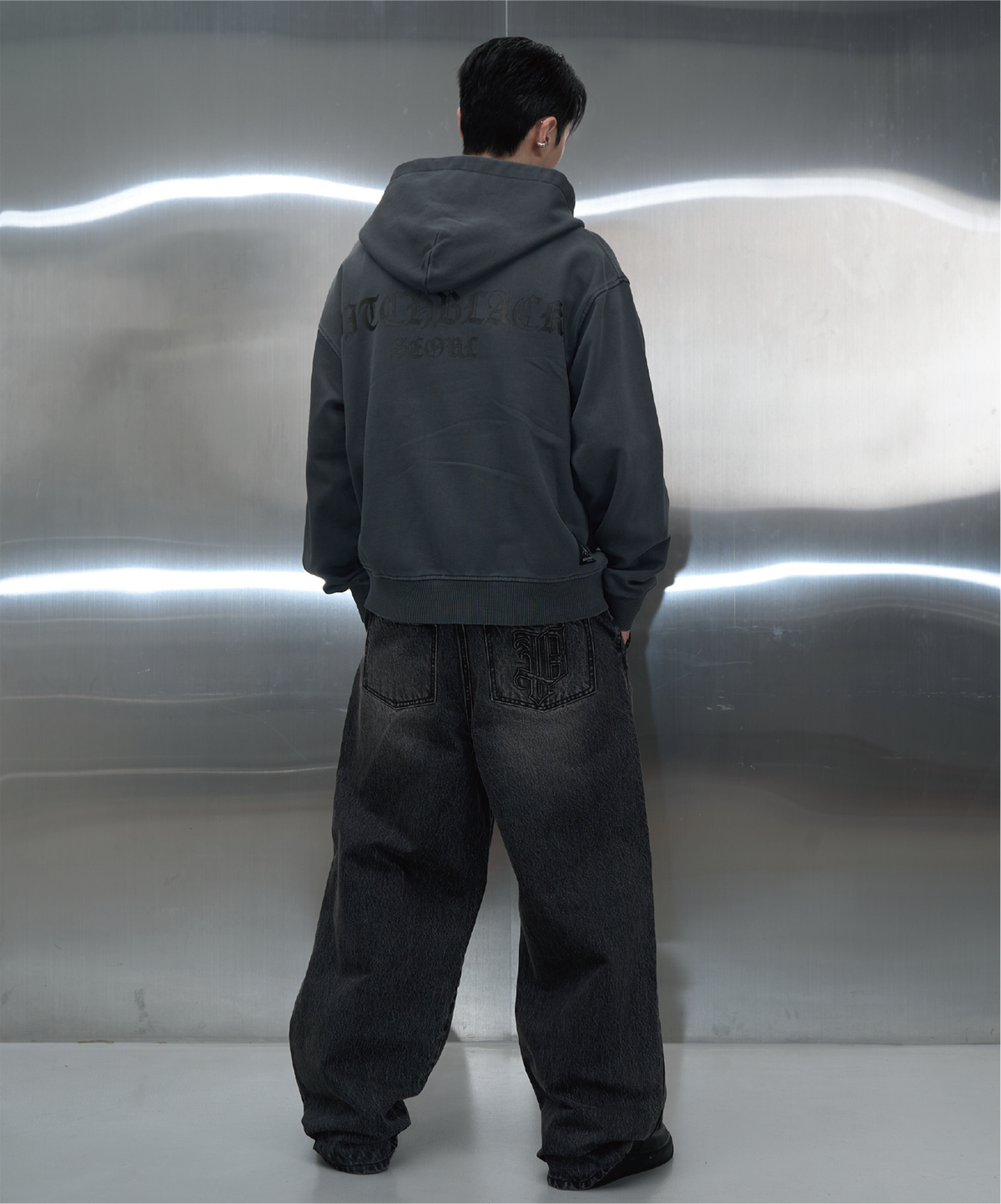 피치블랙(PITCHBLACK) VINTAGE PIGMENT PRINTING HOOD ZIP UP (CHARCOAL)