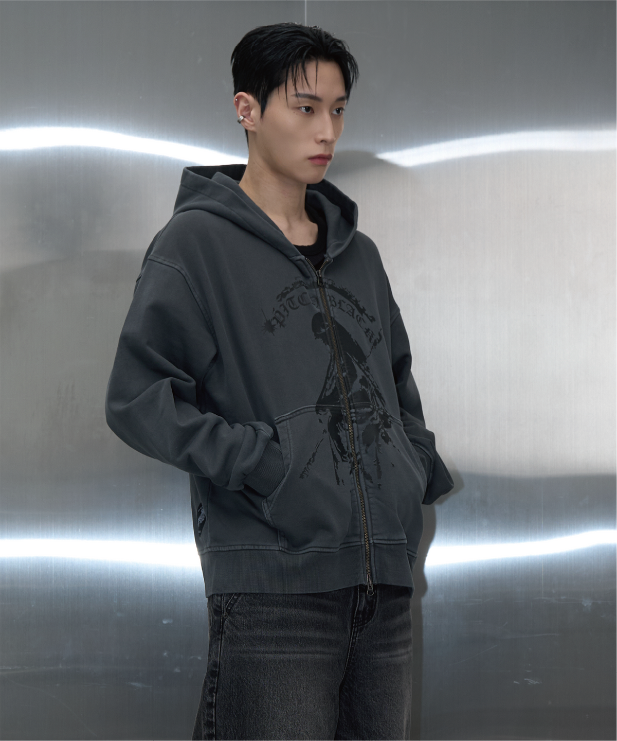 피치블랙(PITCHBLACK) VINTAGE PIGMENT PRINTING HOOD ZIP UP (CHARCOAL)