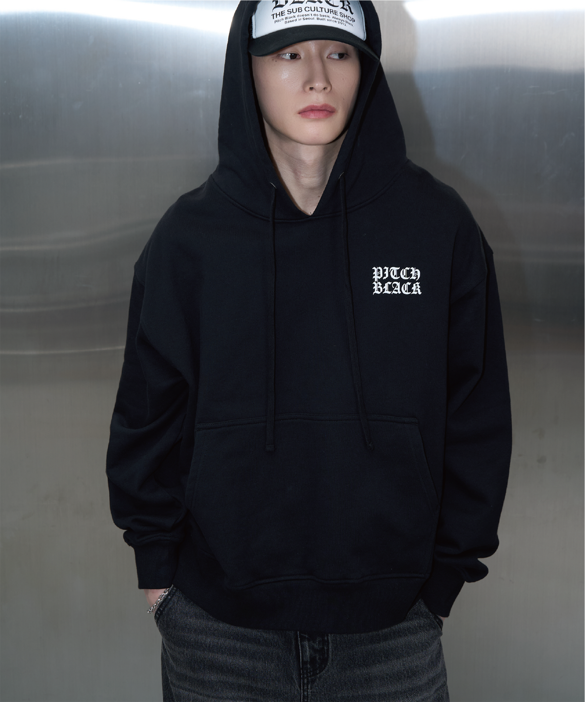피치블랙(PITCHBLACK) BACK PRINTING LOGO HOODIE (BLACK)