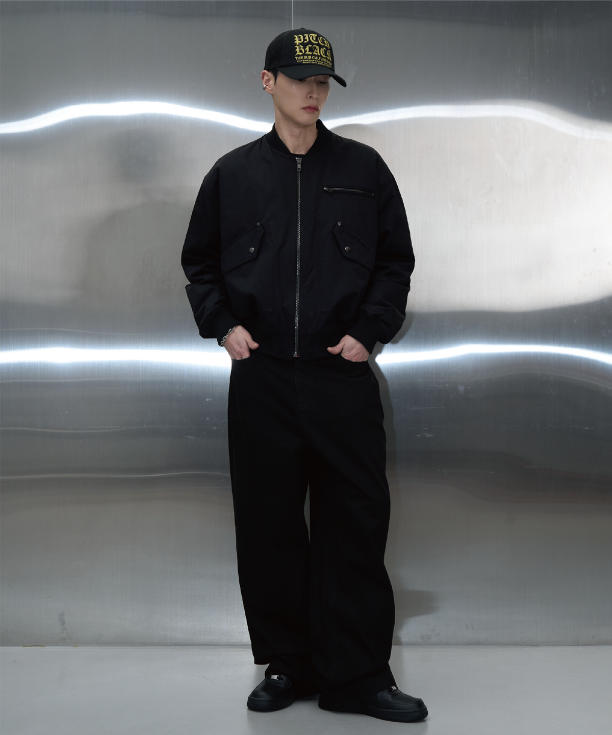 피치블랙(PITCHBLACK) UTILITY POCKET LOGO FLIGHT JARCKET (BLACK)