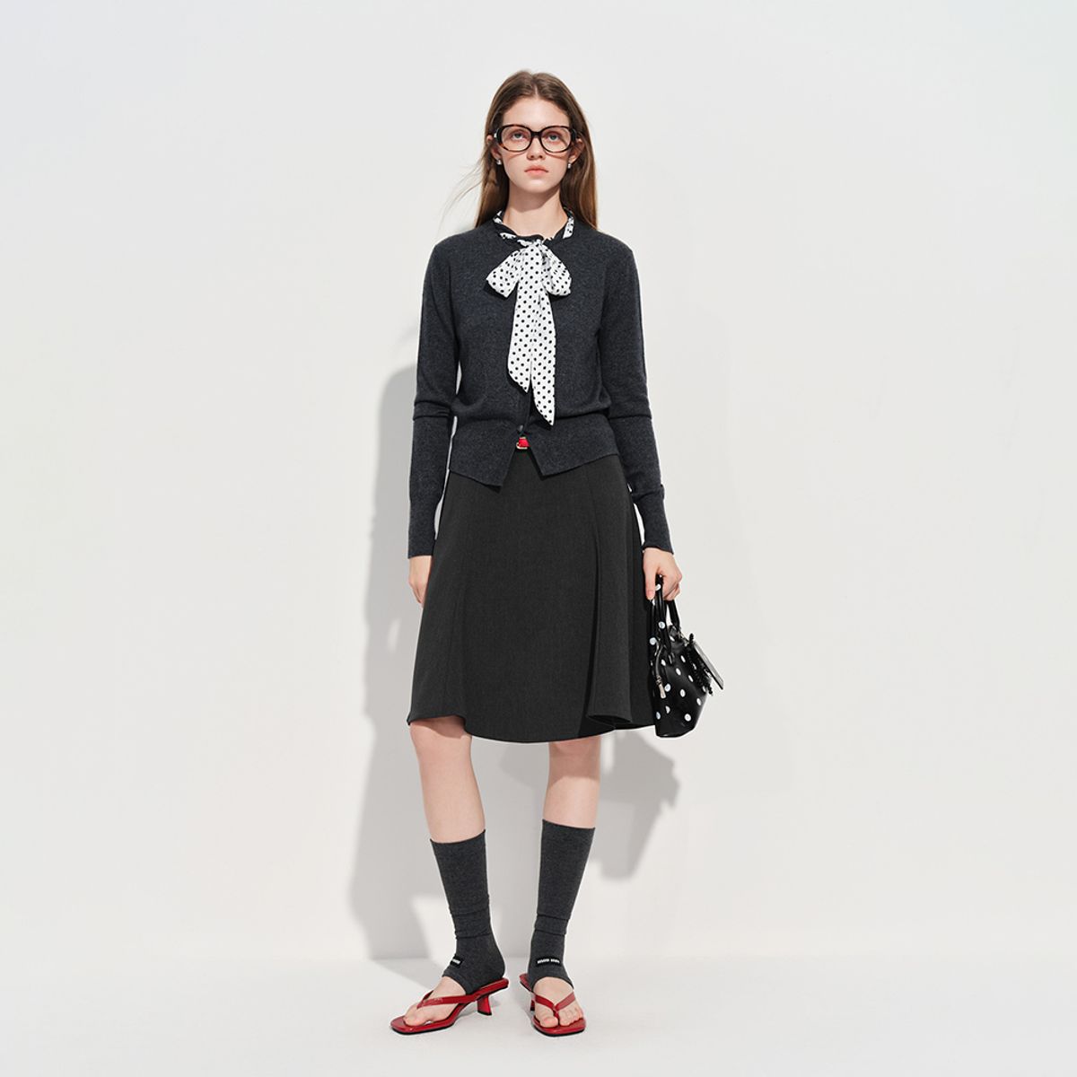 웬스데이딜라잇(WEDNESDAY DELIGHT) WD_Polka dot scarf neck blouse cardigan